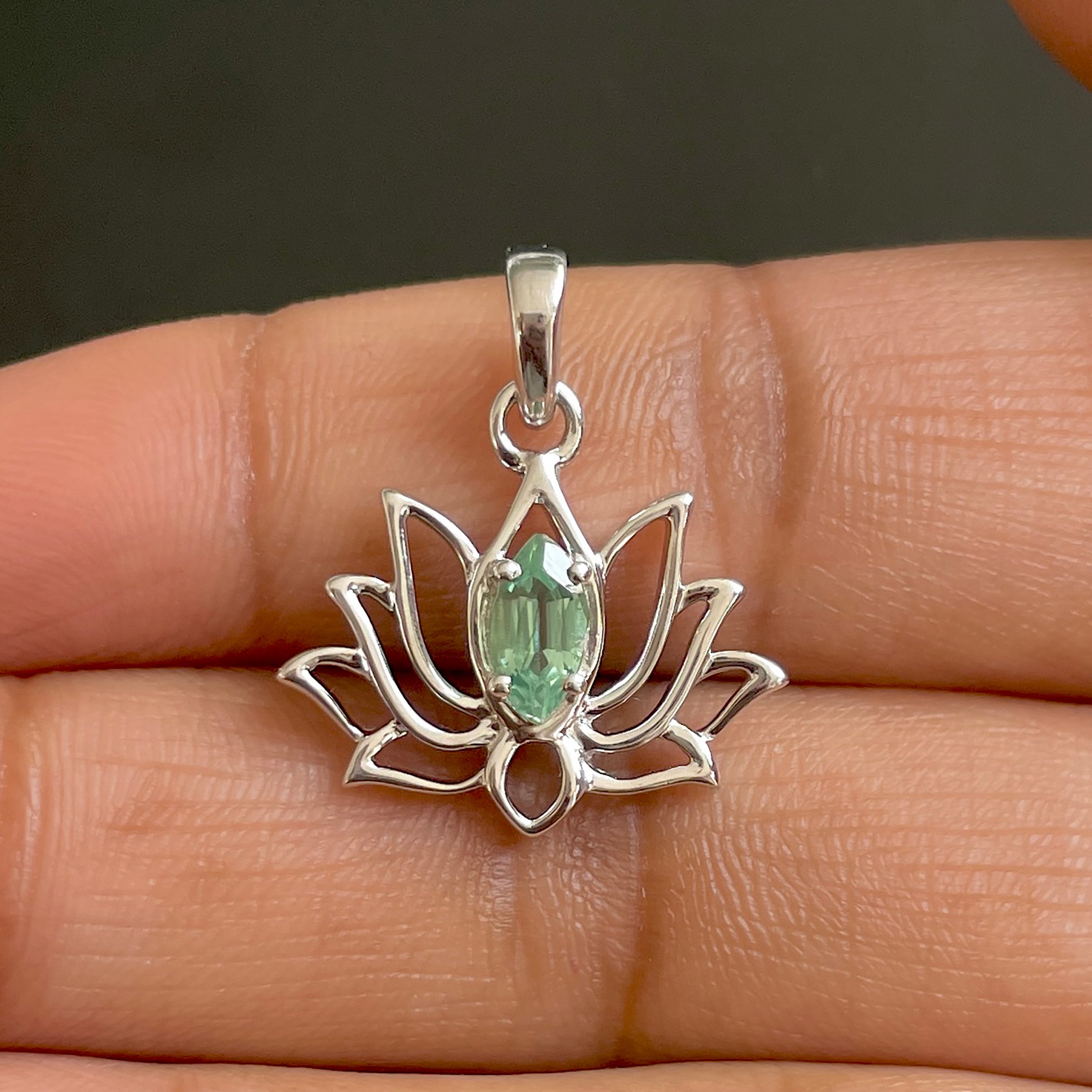 Green Kyanite Lotus Pendant-(KYN-SN-166-G.)