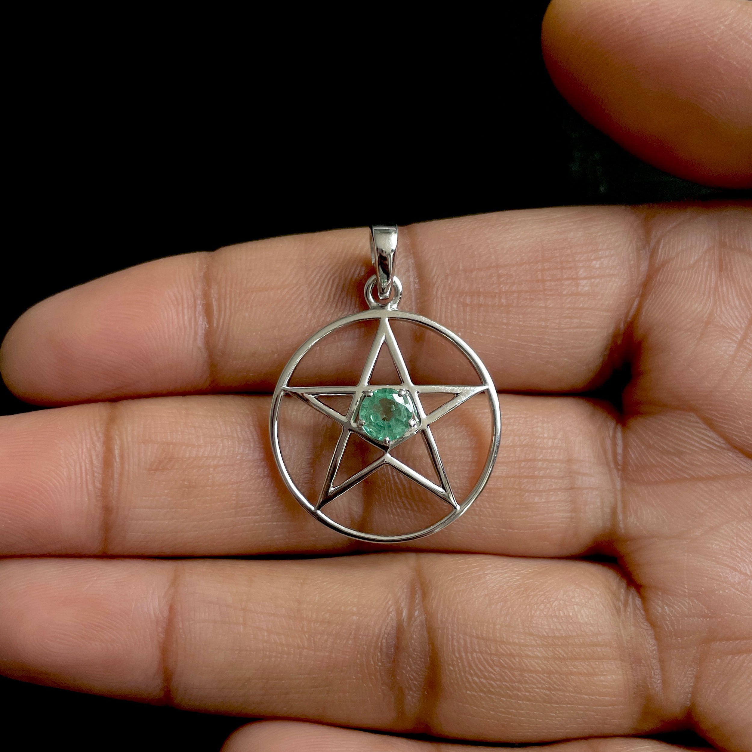 Green Kyanite Pentacle Pendant-(KYN-SN-171-G.)