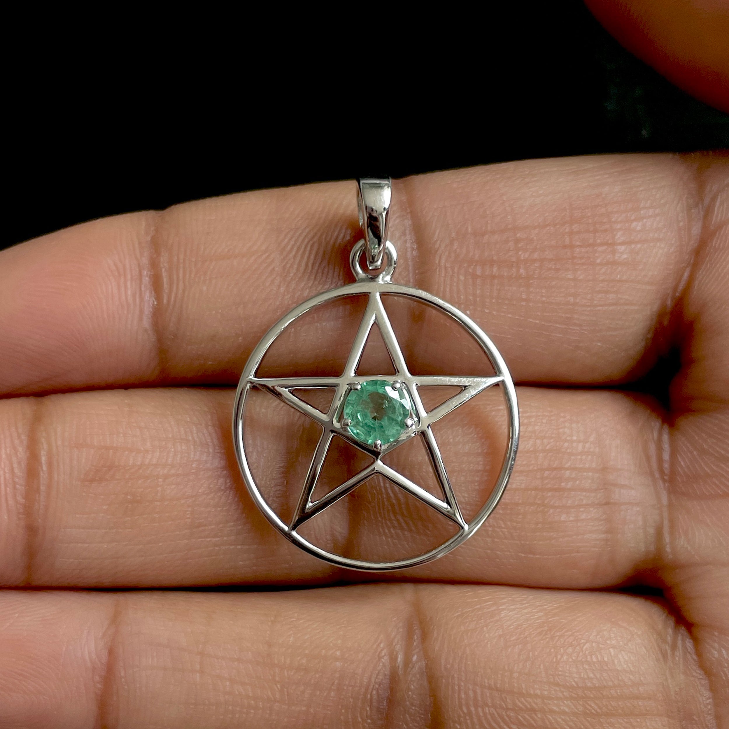 Green Kyanite Pentacle Pendant-(KYN-SN-171-G.)