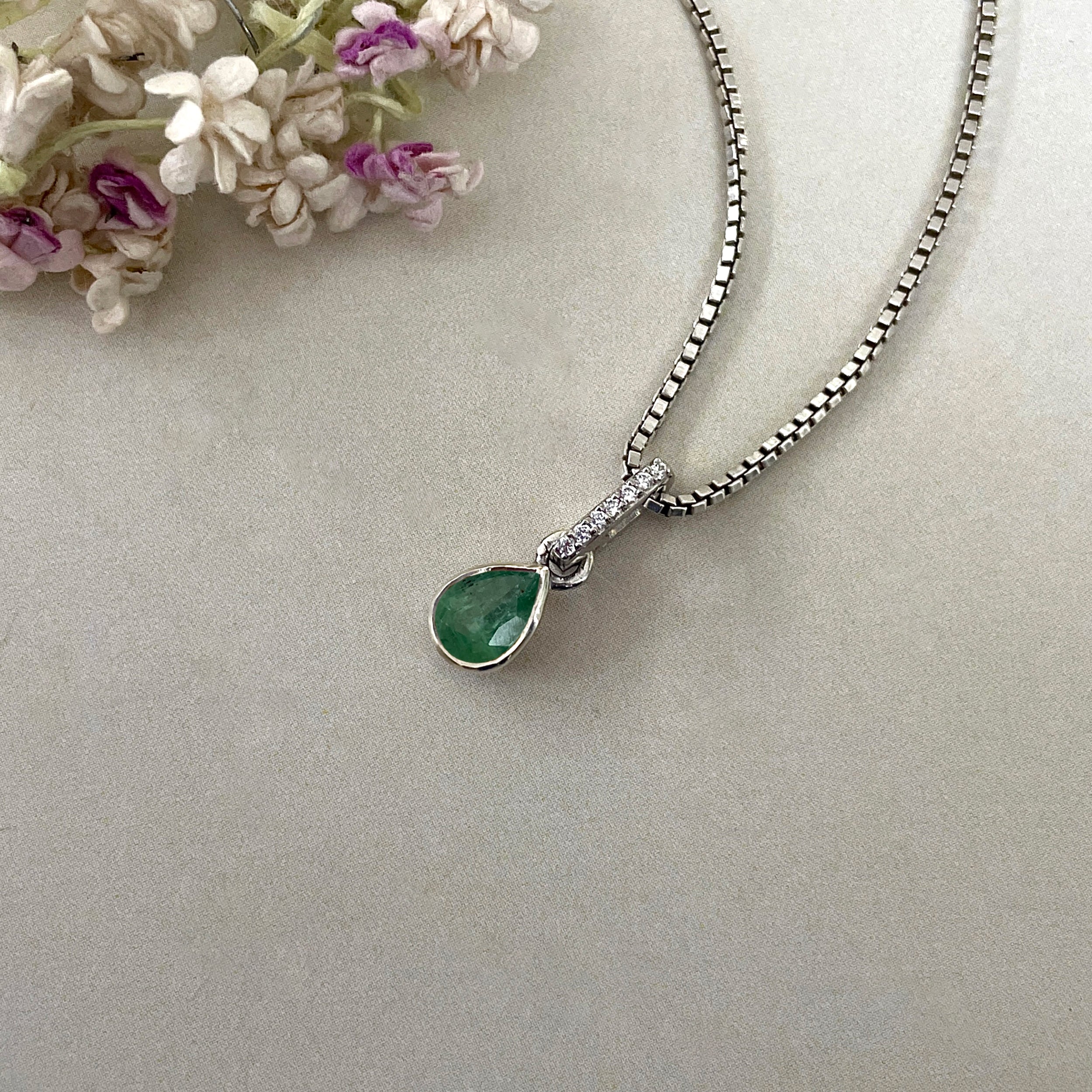Green Kyanite & White Topaz Pendant-(KYN-SP-779-G.)