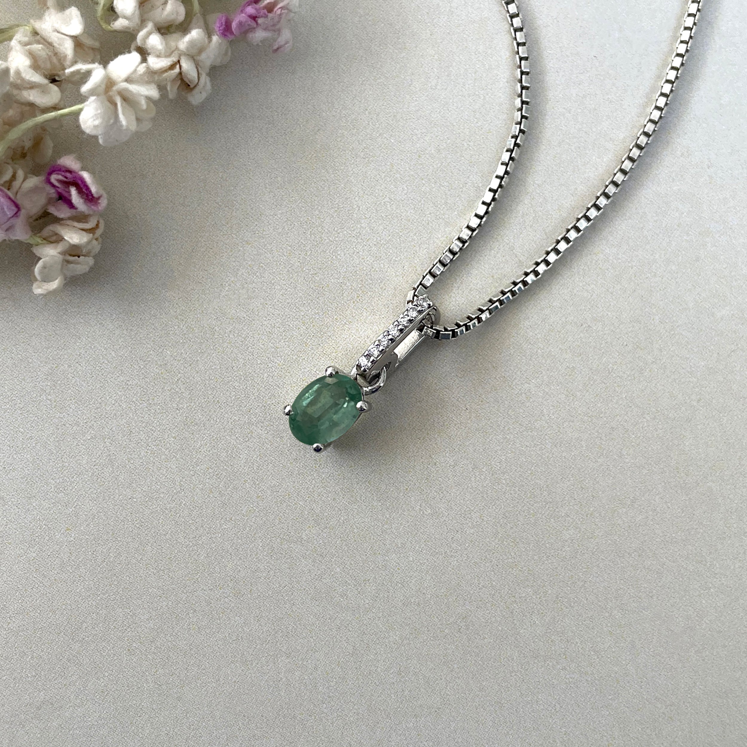 Green Kyanite & White Topaz Pendant-(KYN-SP-915-G.)