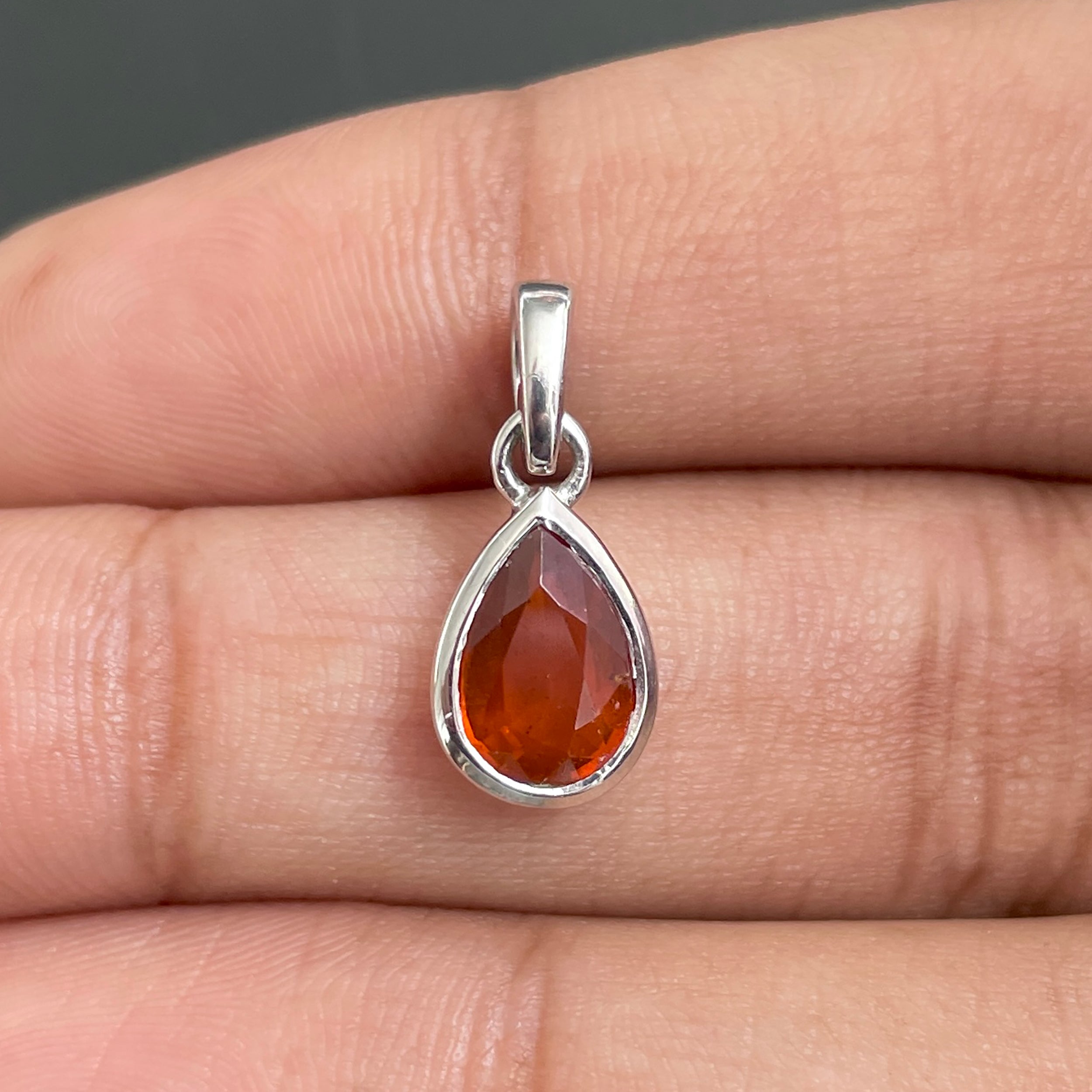 Orange Kyanite Pendant-(KYN-SP-956-O.)