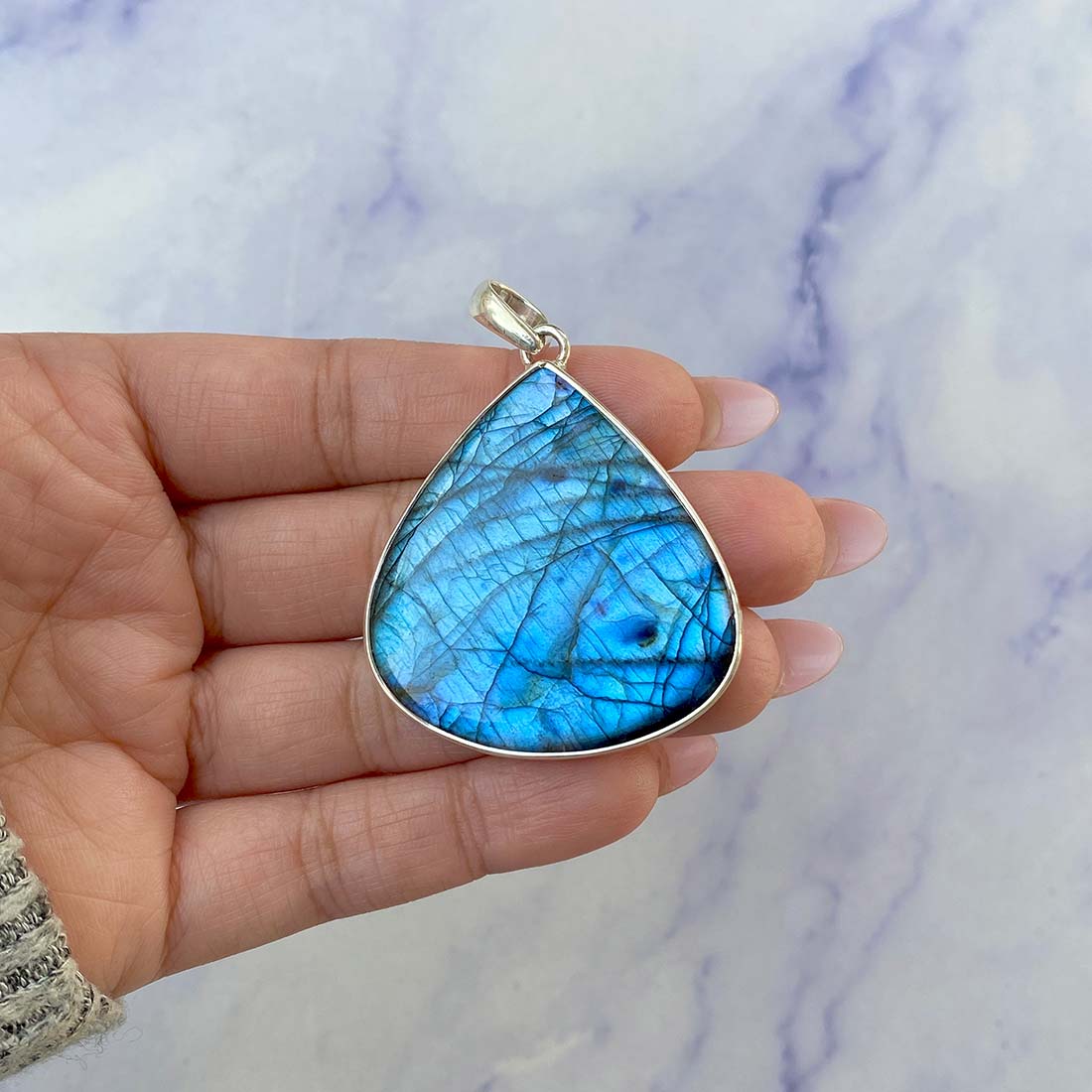 Labradorite Pendant-(LBD-P-100.)