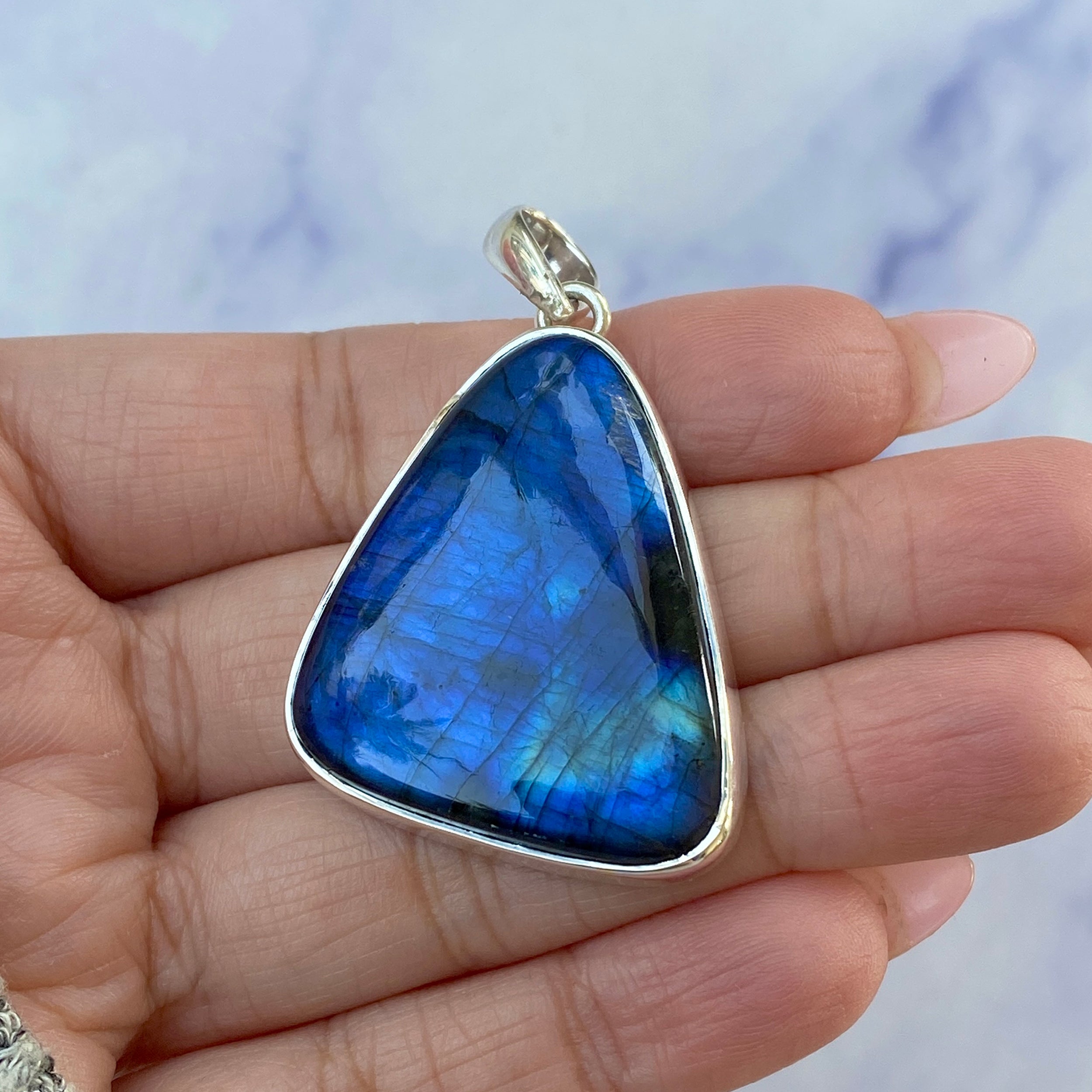 Labradorite Pendant-(LBD-P-37.)