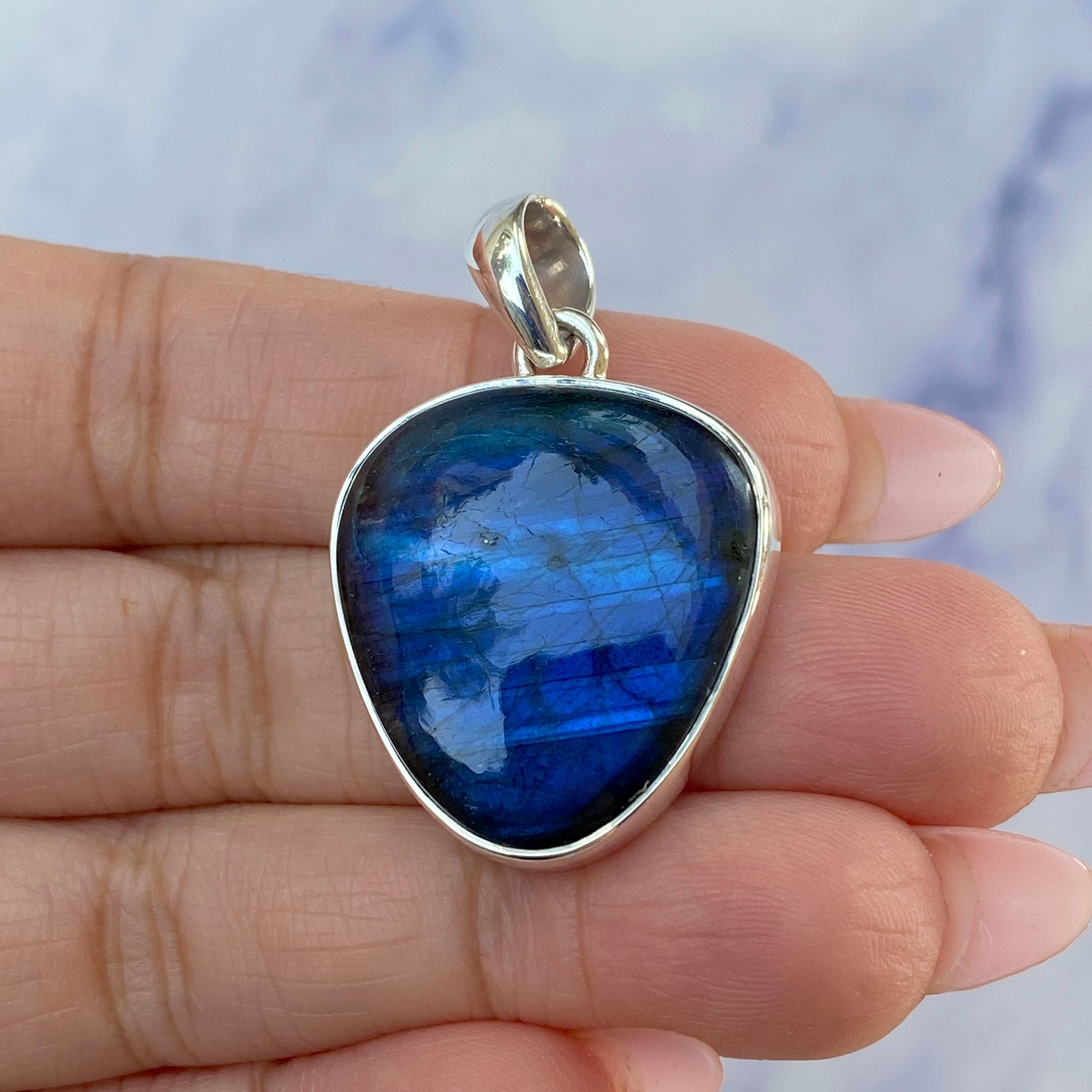 Labradorite Pendant-(LBD-P-40.)