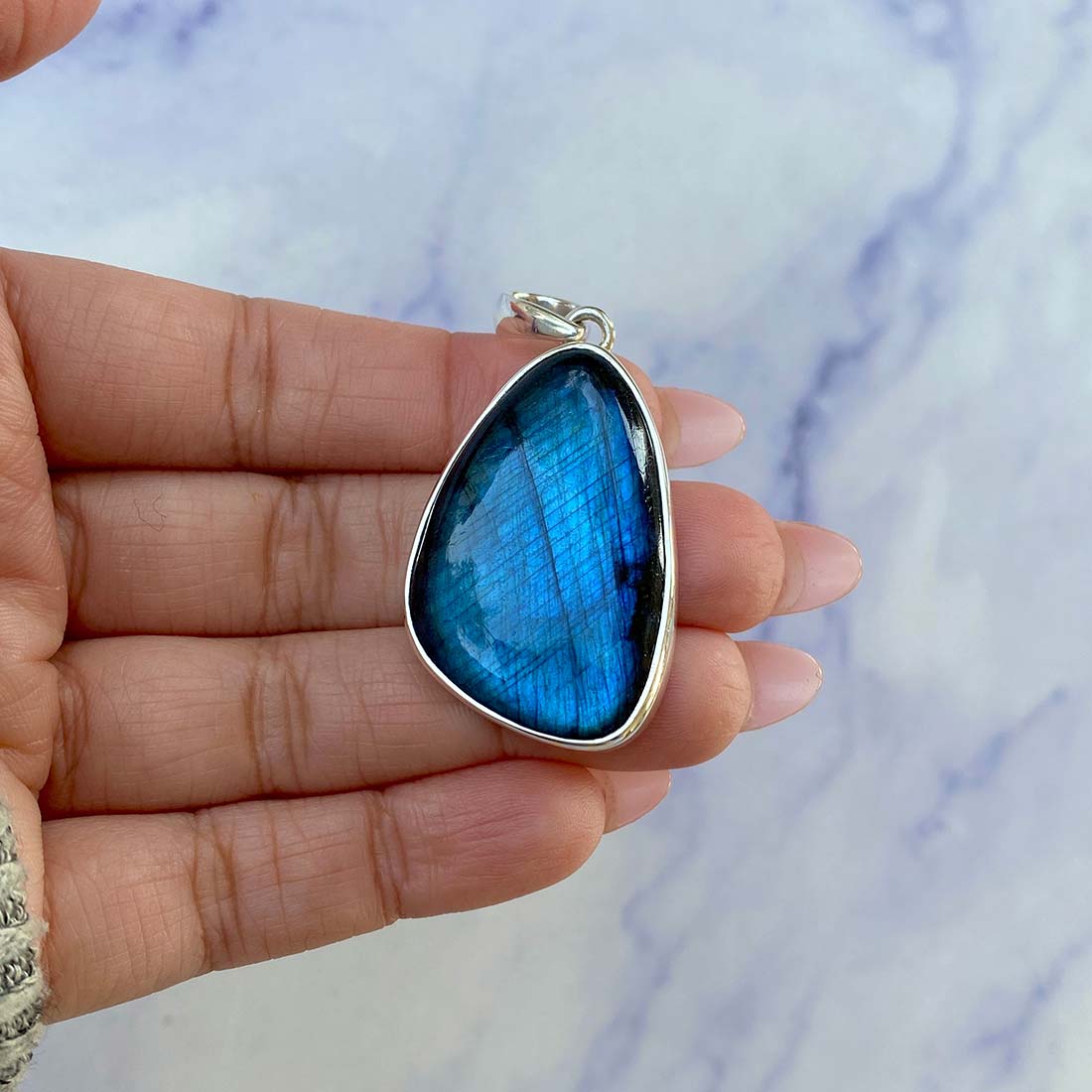 Labradorite Pendant-(LBD-P-42.)