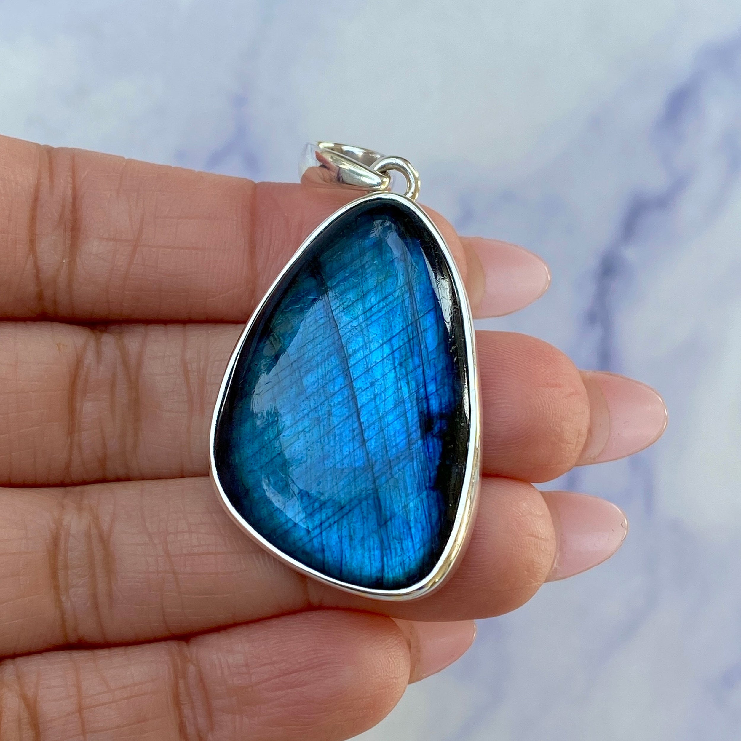 Labradorite Pendant-(LBD-P-42.)