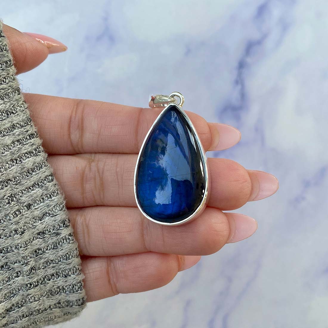 Labradorite Pendant-(LBD-P-43.)