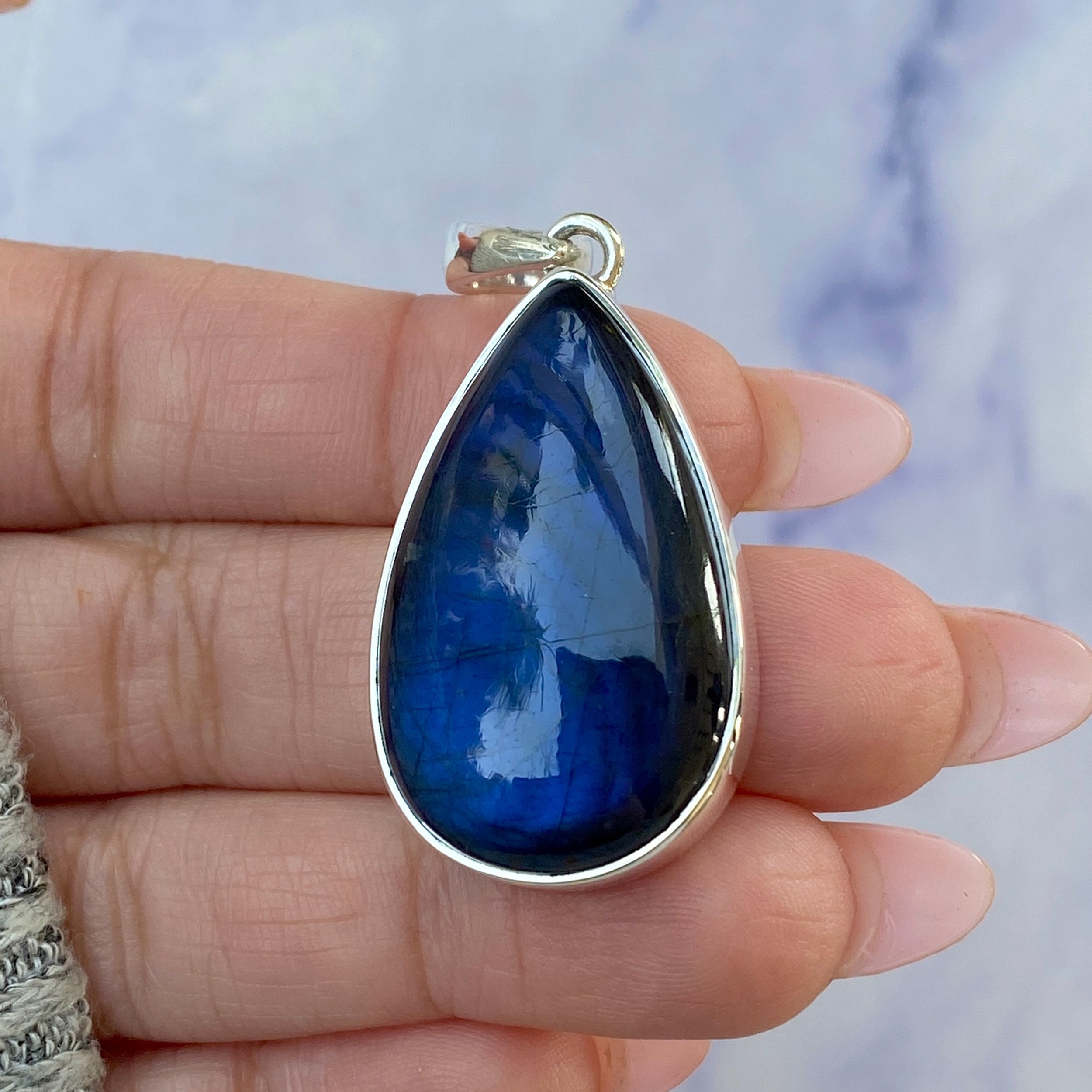Labradorite Pendant-(LBD-P-43.)
