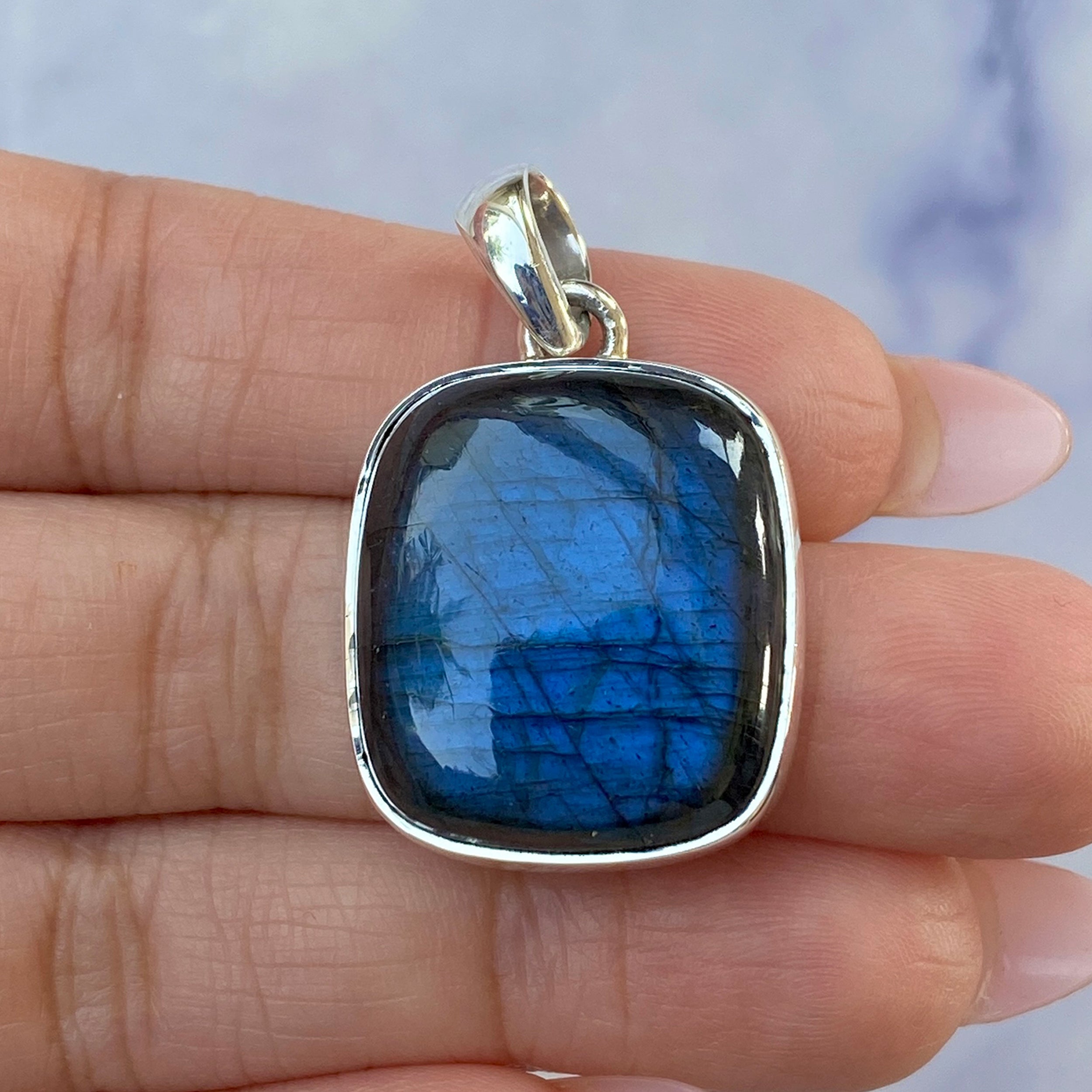 Labradorite Pendant-(LBD-P-44.)