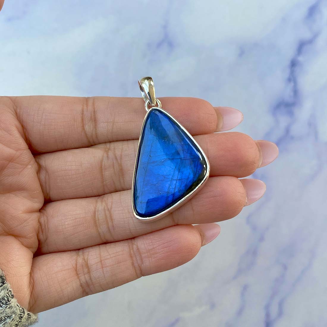 Labradorite Pendant-(LBD-P-49.)
