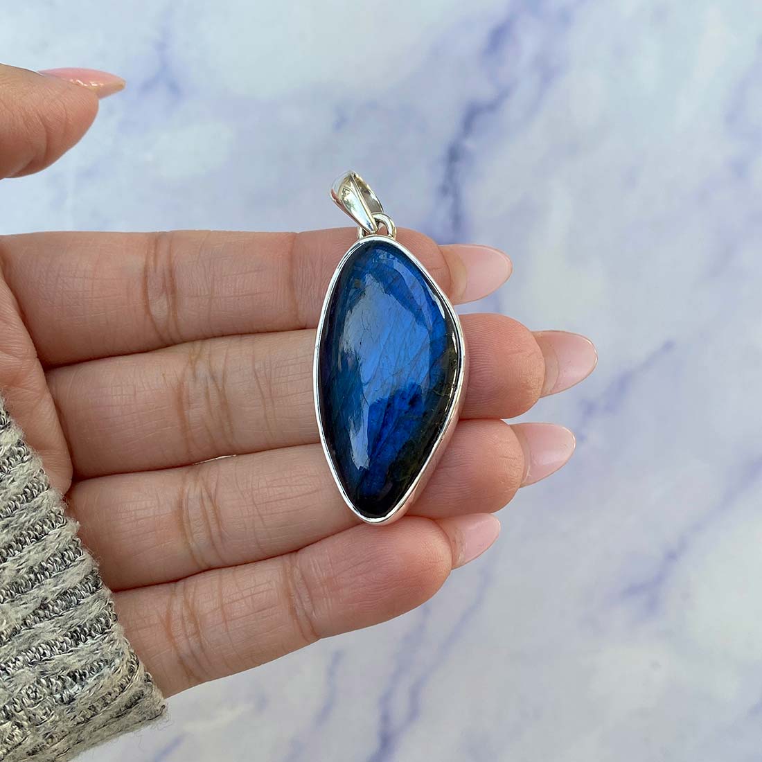 Labradorite Pendant-(LBD-P-53.)