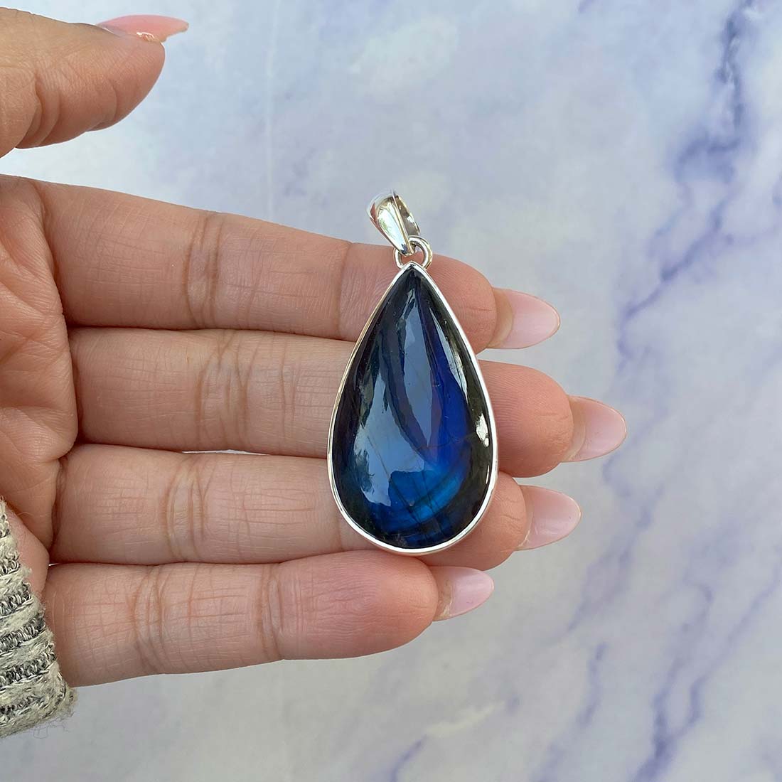 Labradorite Pendant-(LBD-P-54.)