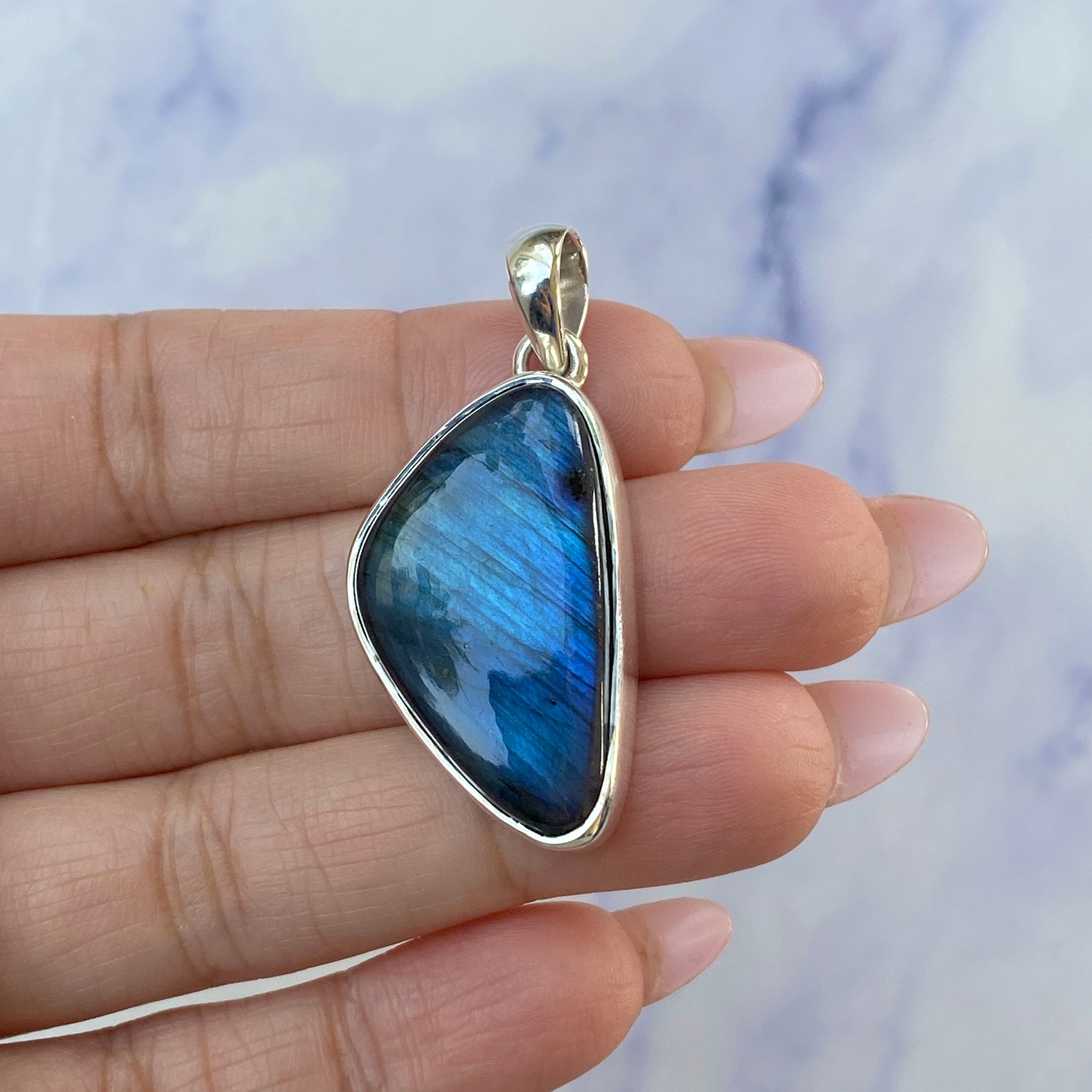 Labradorite Pendant-(LBD-P-55.)