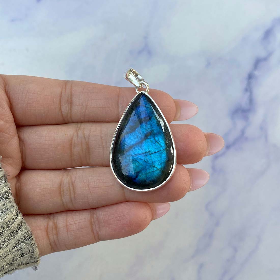 Labradorite Pendant-(LBD-P-57.)