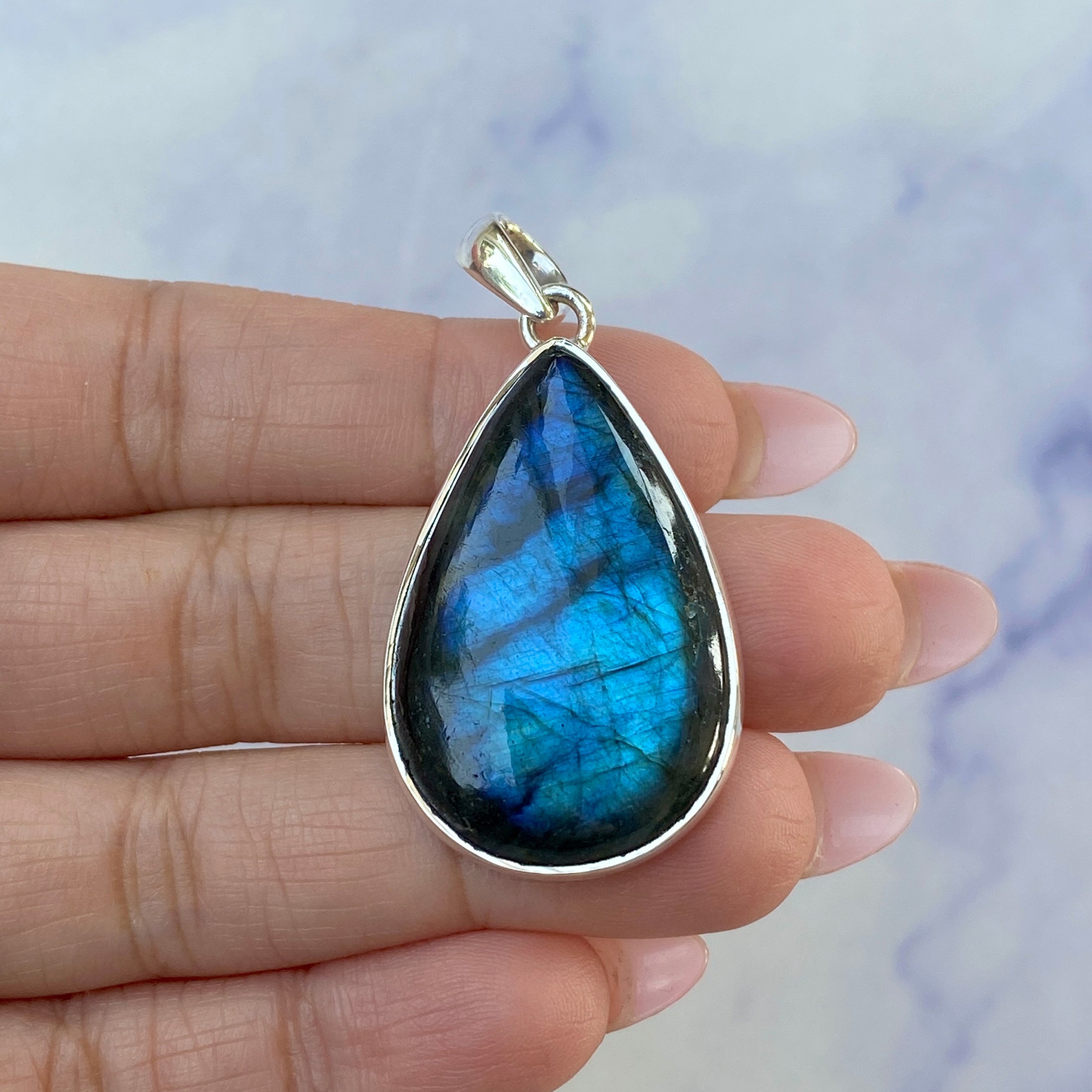 Labradorite Pendant-(LBD-P-57.)