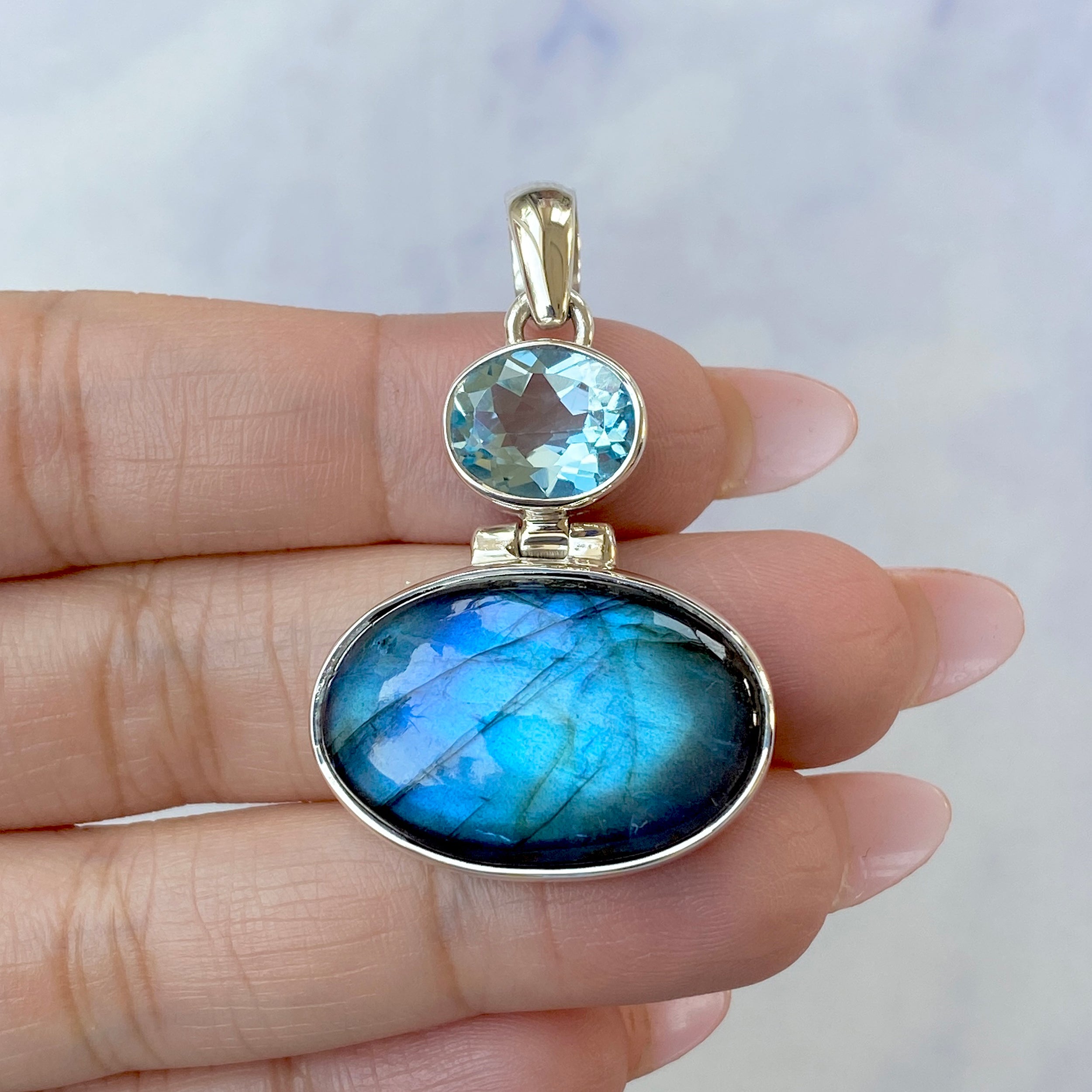 Labradorite Pendant-(LBD-P-65.)