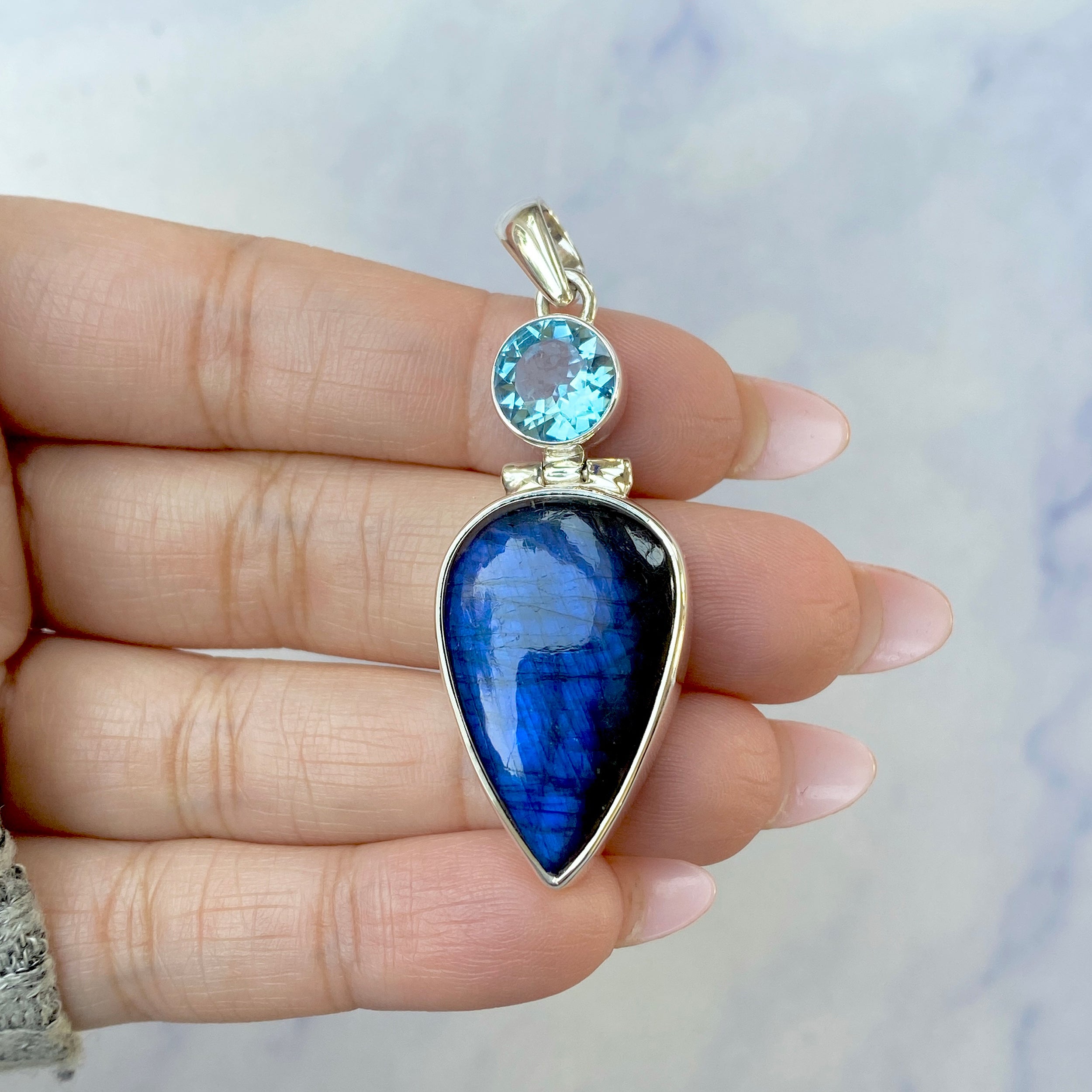 Labradorite Pendant-(LBD-P-66.)