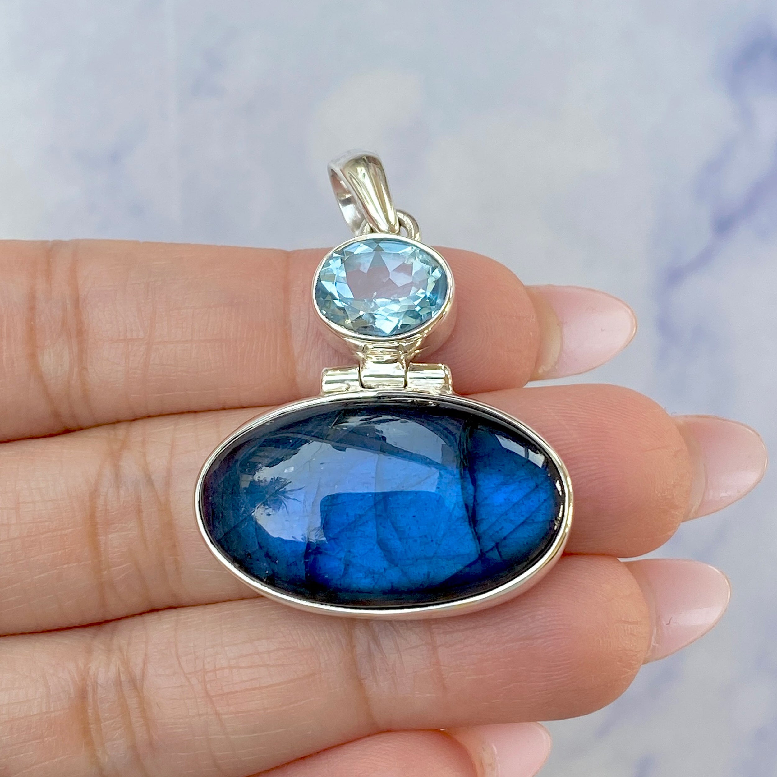 Labradorite Pendant-(LBD-P-71.)