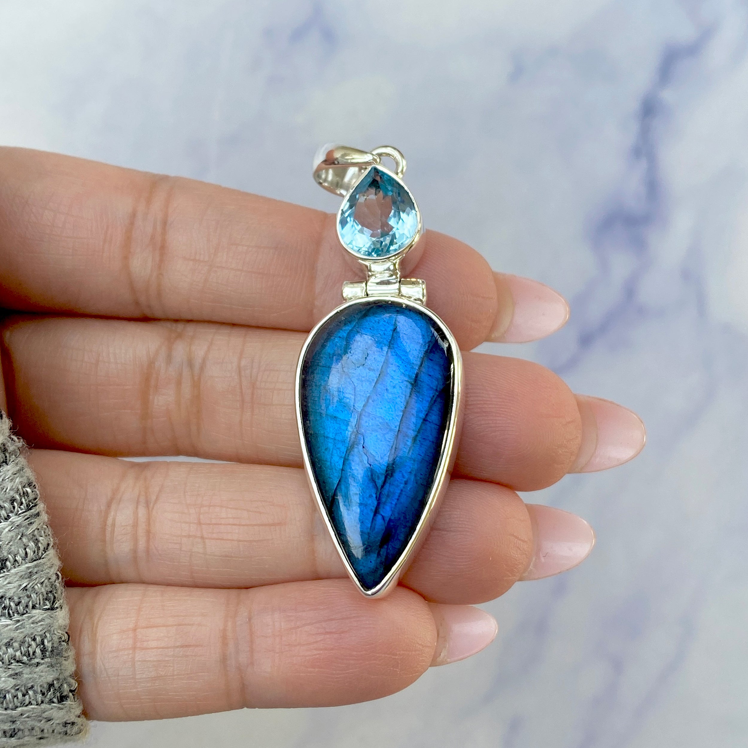 Labradorite Pendant-(LBD-P-80.)