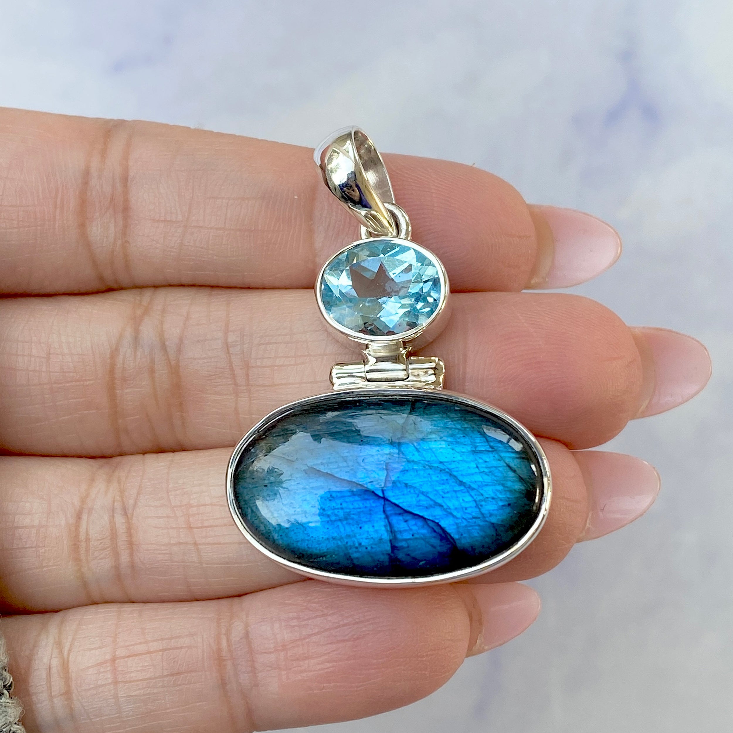Labradorite Pendant-(LBD-P-81.)