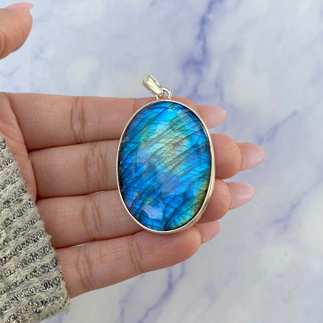 Labradorite Pendant-(LBD-P-87.)
