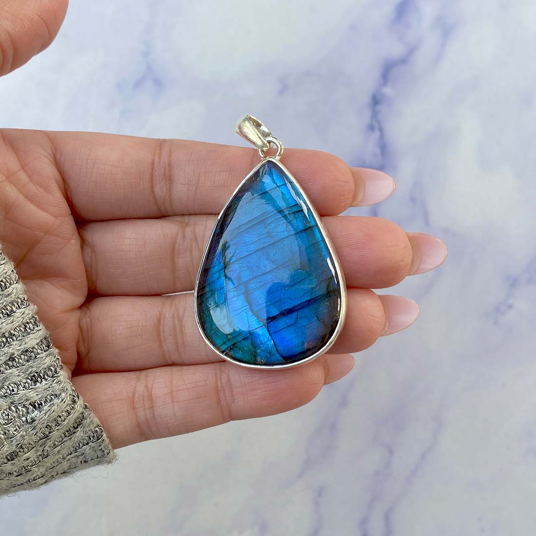 Labradorite Pendant-(LBD-P-98.)