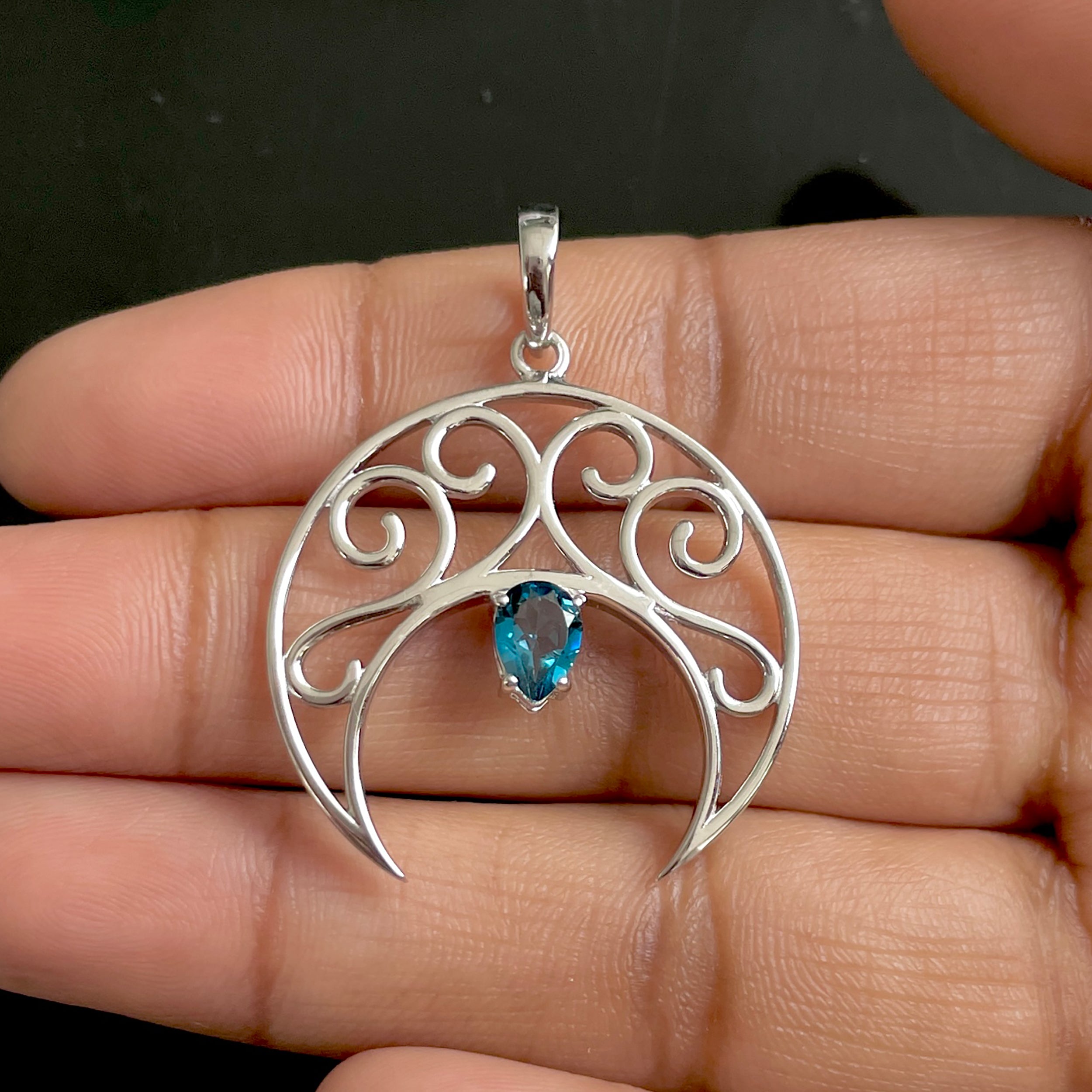 London Blue Topaz Pendant-(LBTZ-SN-181.)