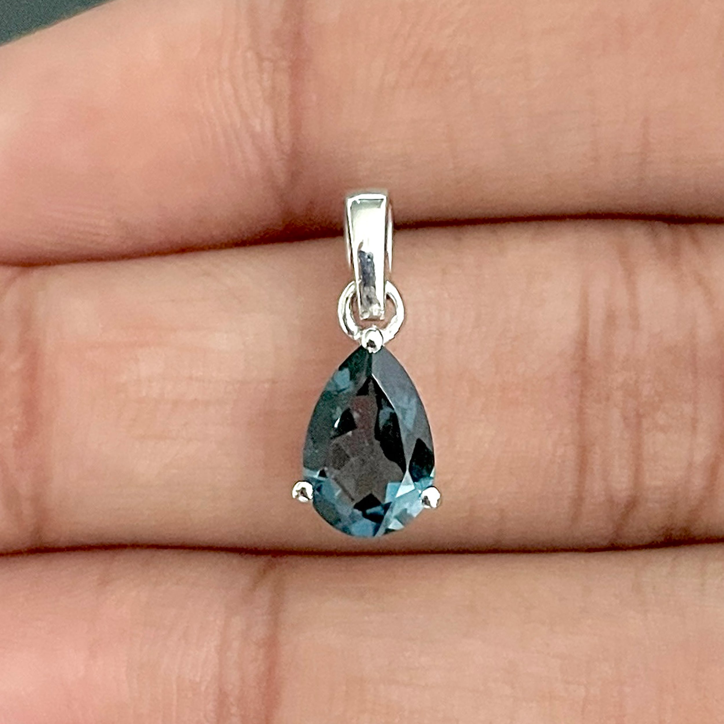 London Blue Topaz Pendant-(LBTZ-SP-917.)