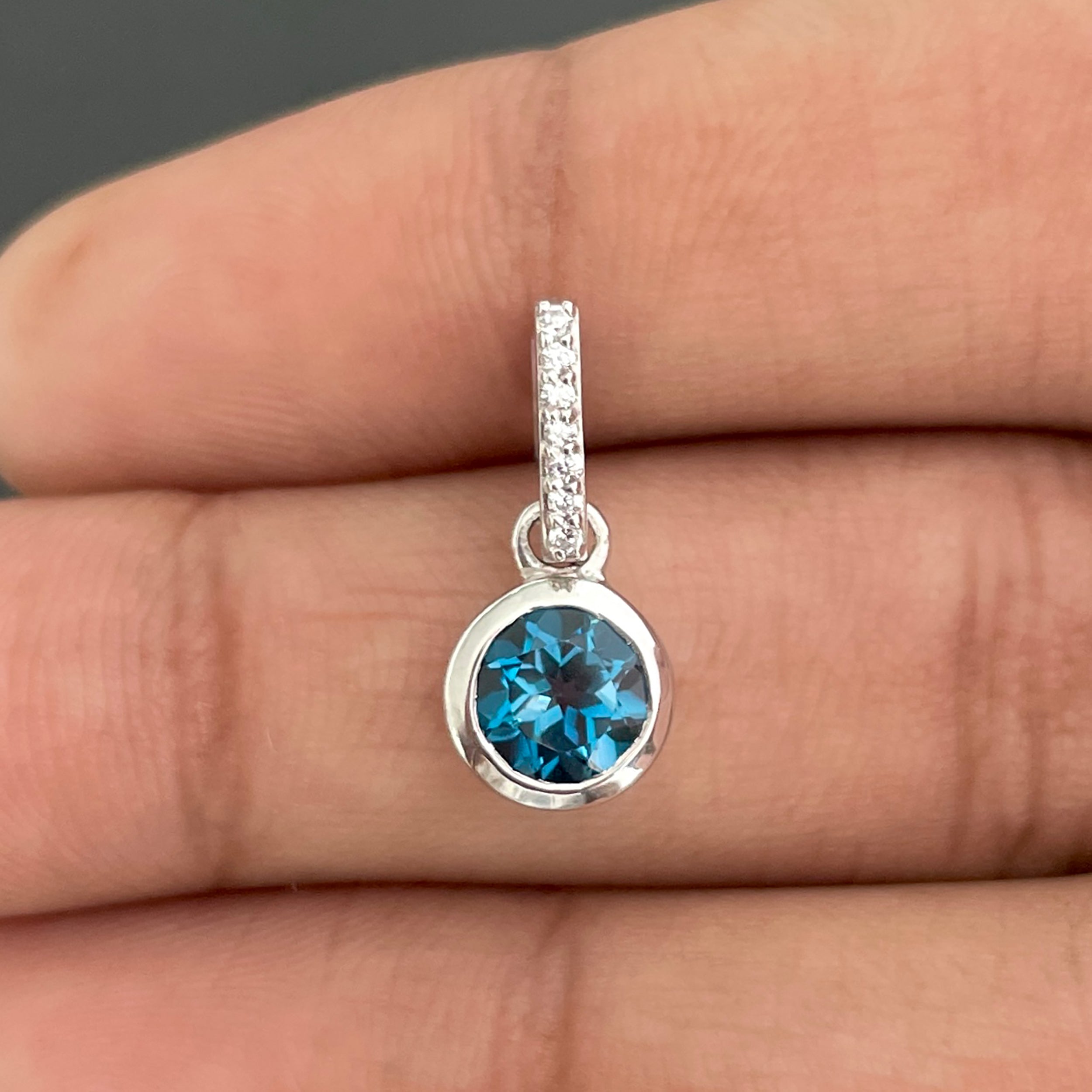 London Blue & White Topaz Pendant-(LBTZ-SP-958.)
