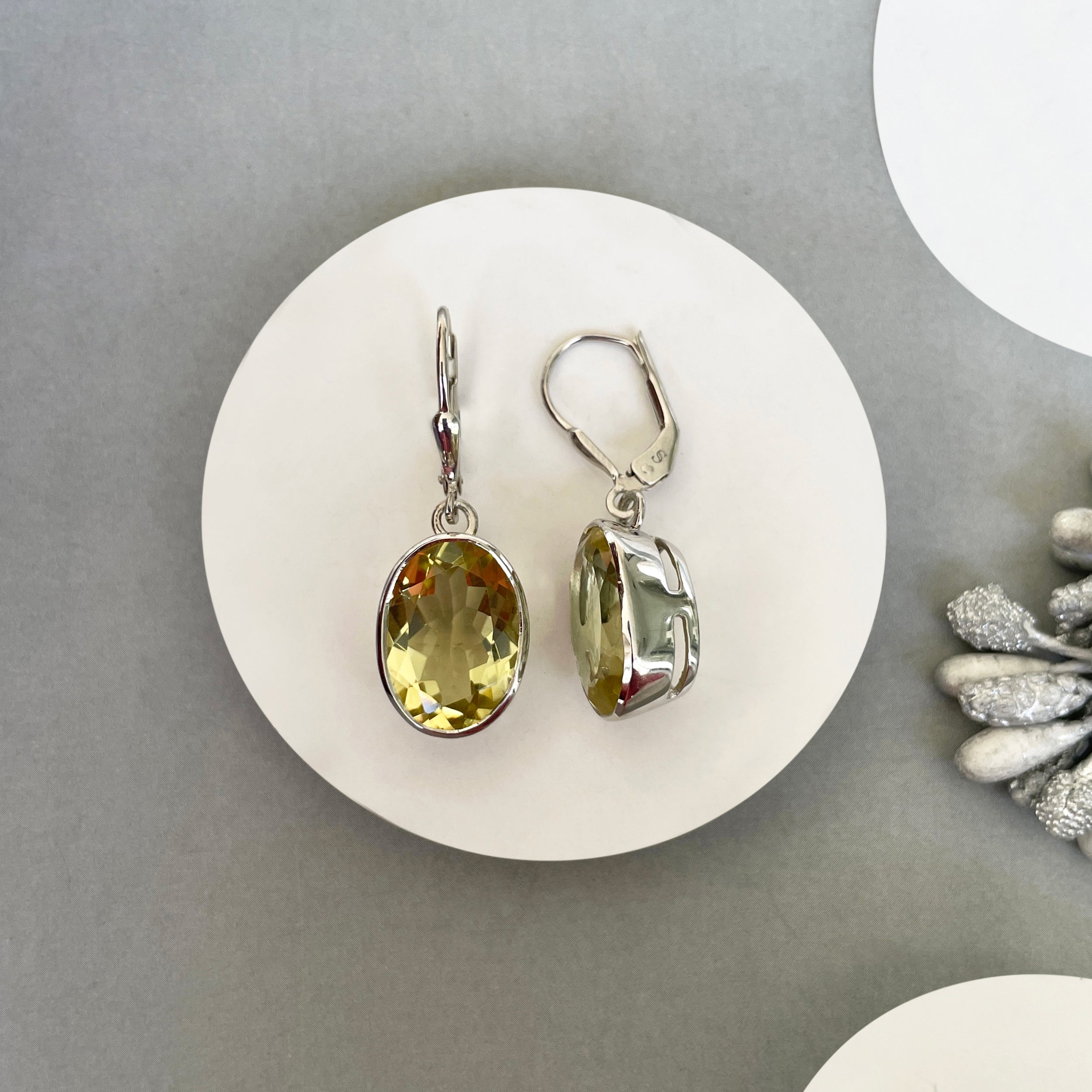 Lemon Quartz Leverback Earrings-(LEM-SE-709.)