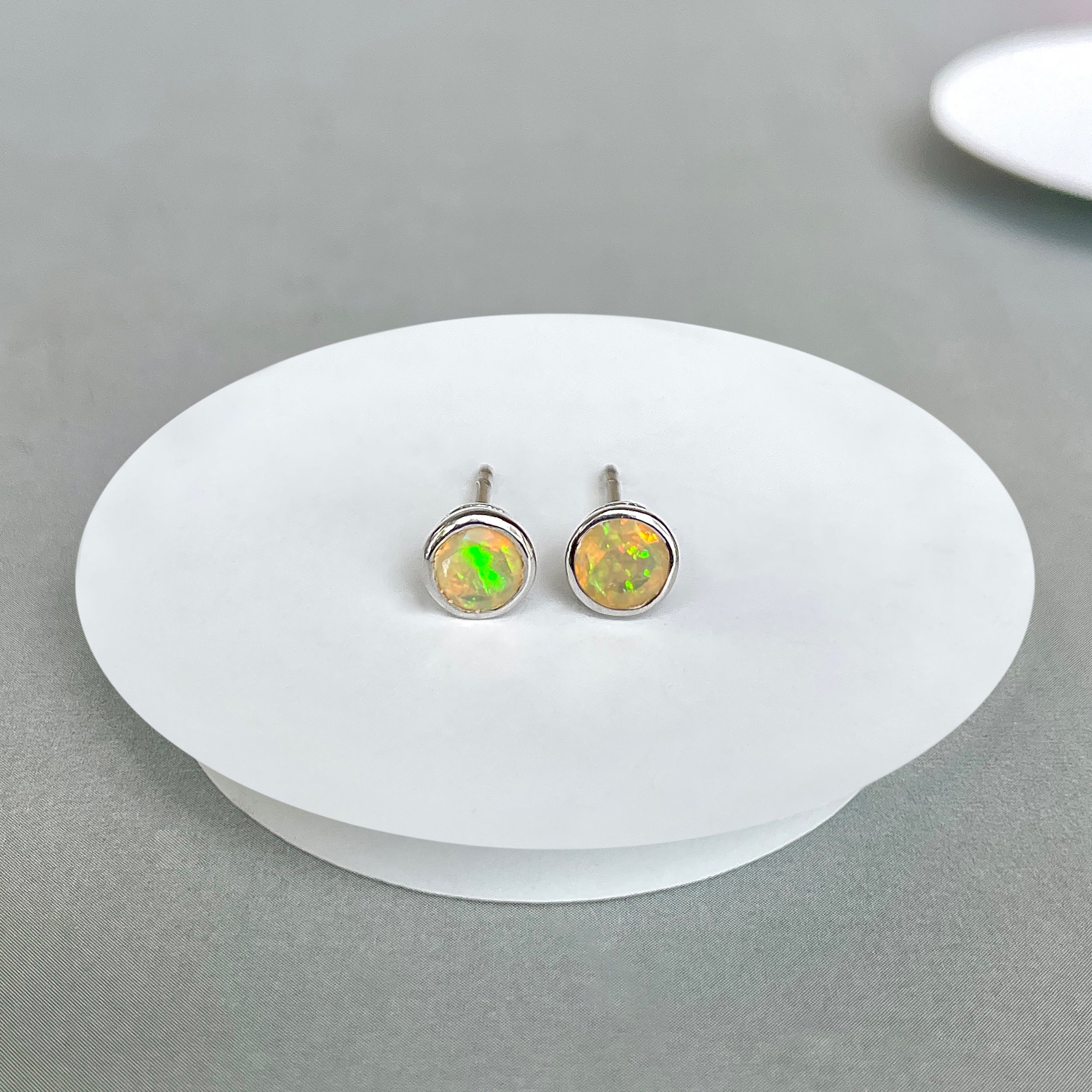 Opal Stud Earring-(OPL-SE-1425.)