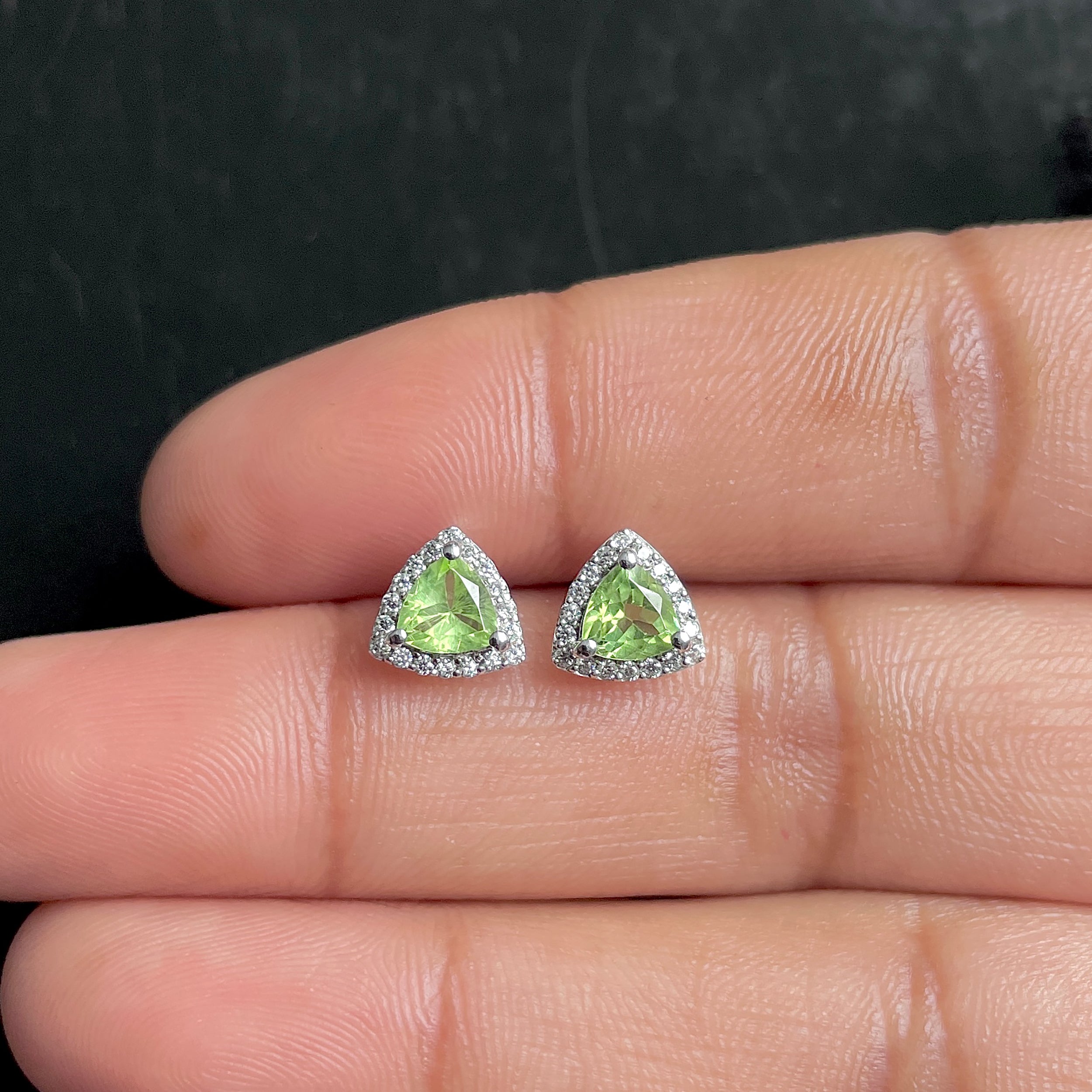 Peridot Stud Earrings-(PER-SE-1269.)