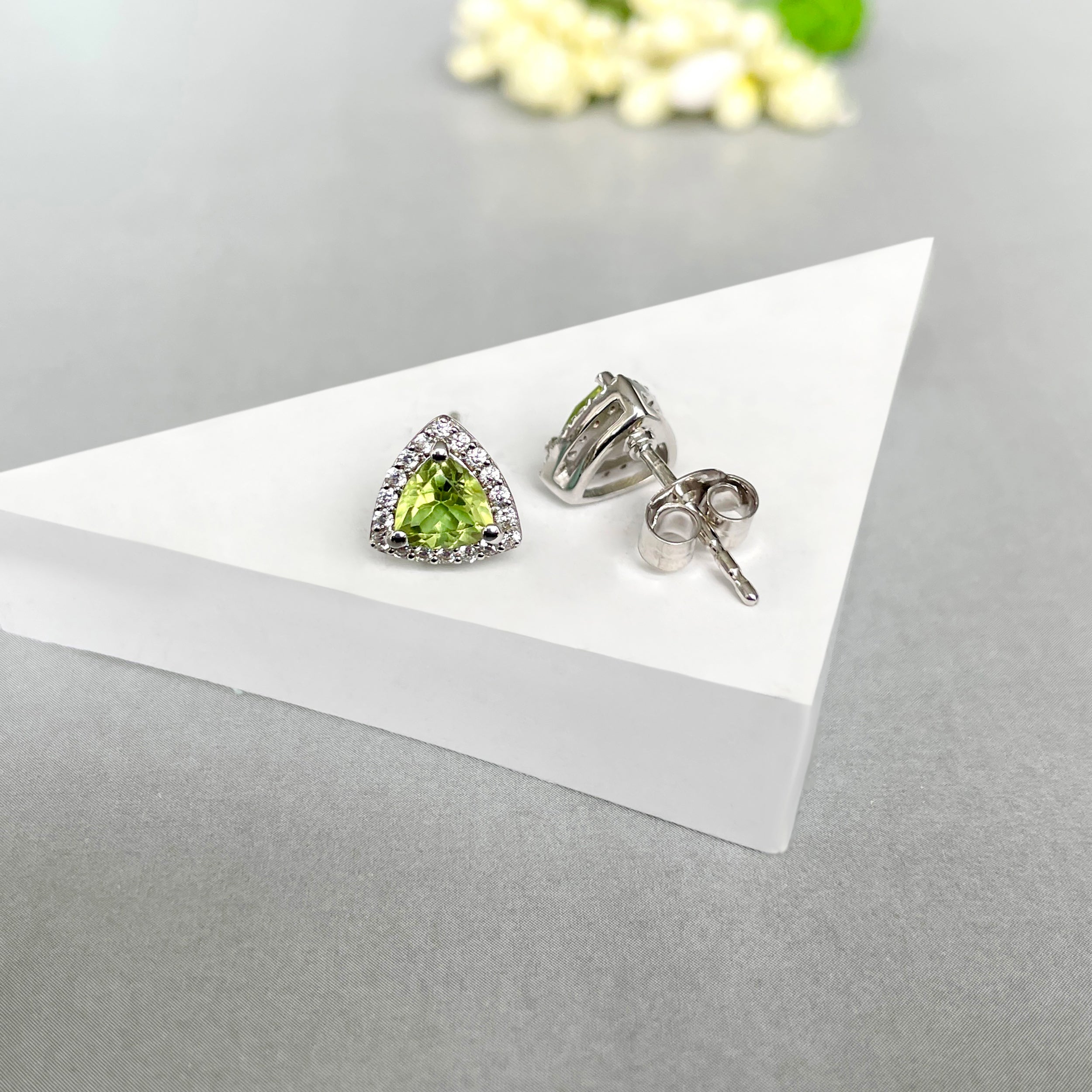 Peridot Stud Earrings-(PER-SE-1269.)