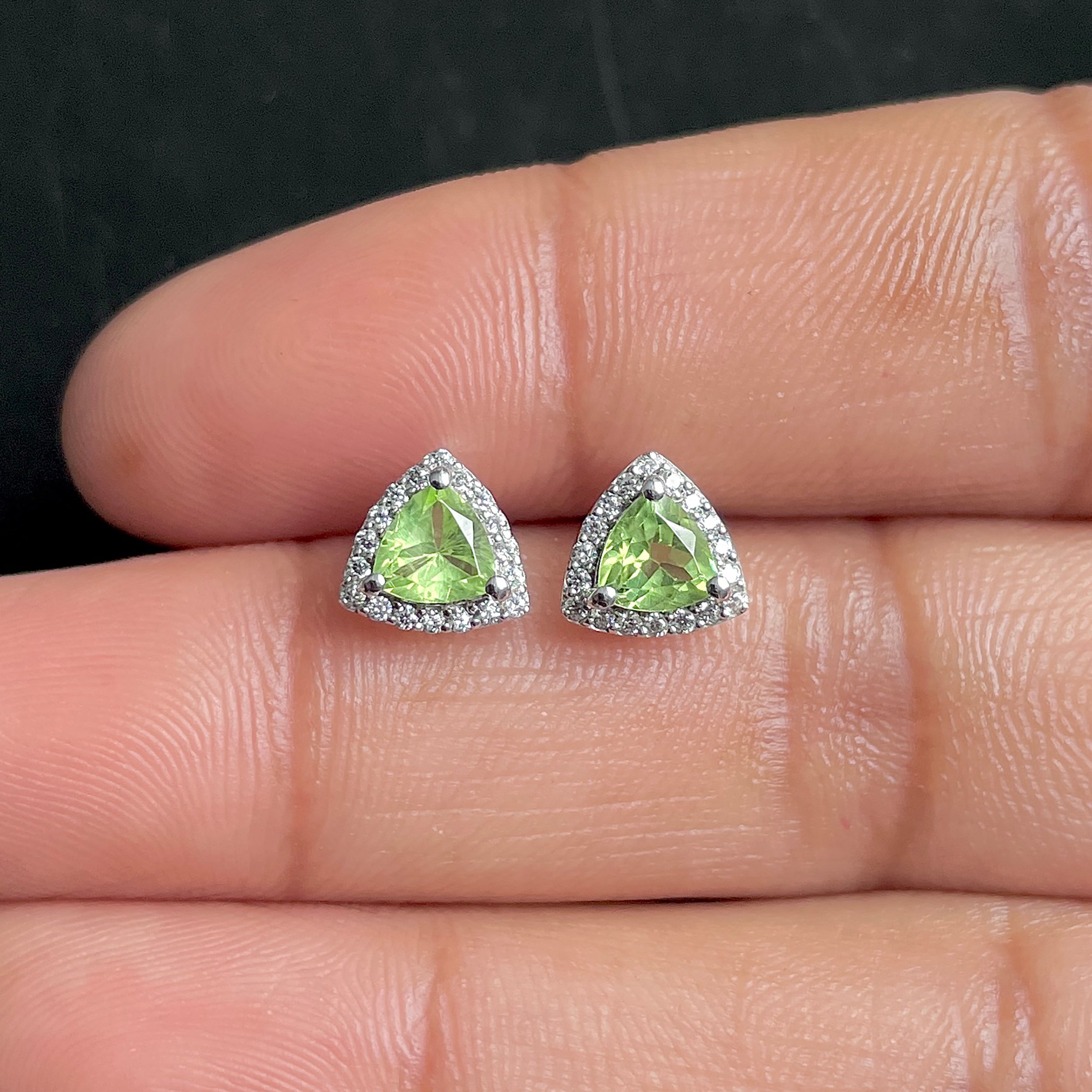 Peridot Stud Earrings-(PER-SE-1269.)
