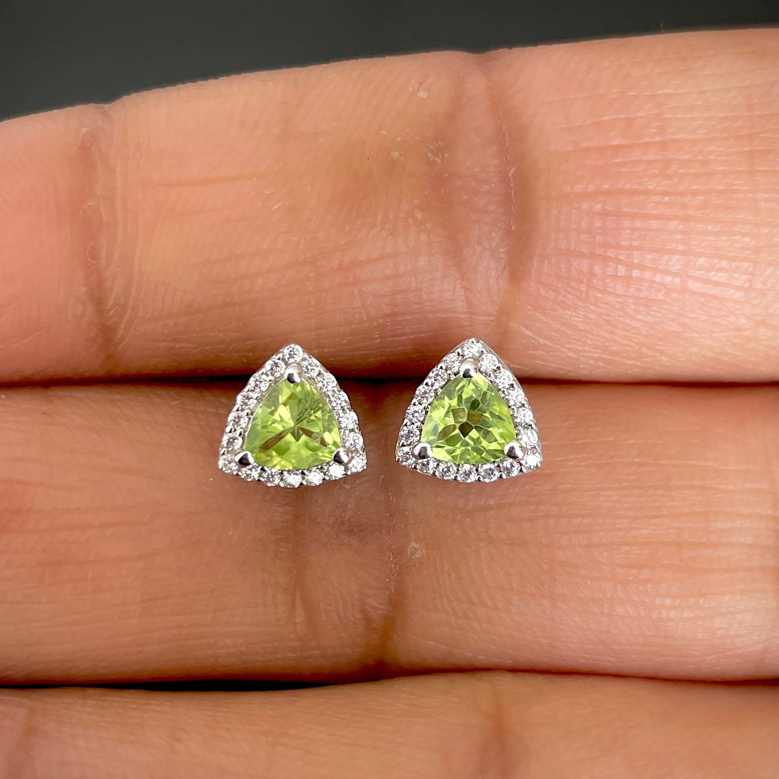 Peridot Stud Earring-(PER-SE-1269.)