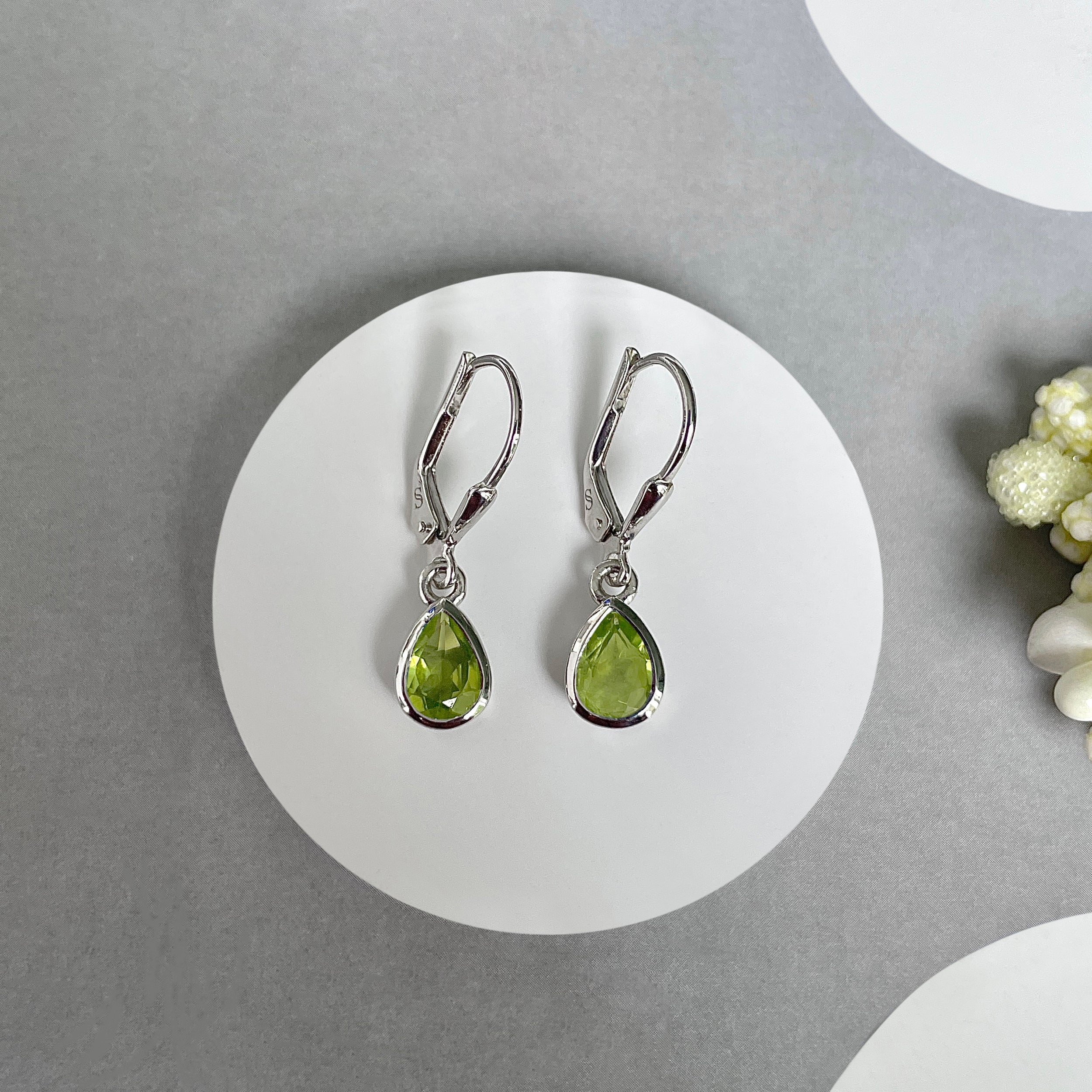 Peridot Leverback Earrings-(PER-SE-1317.)