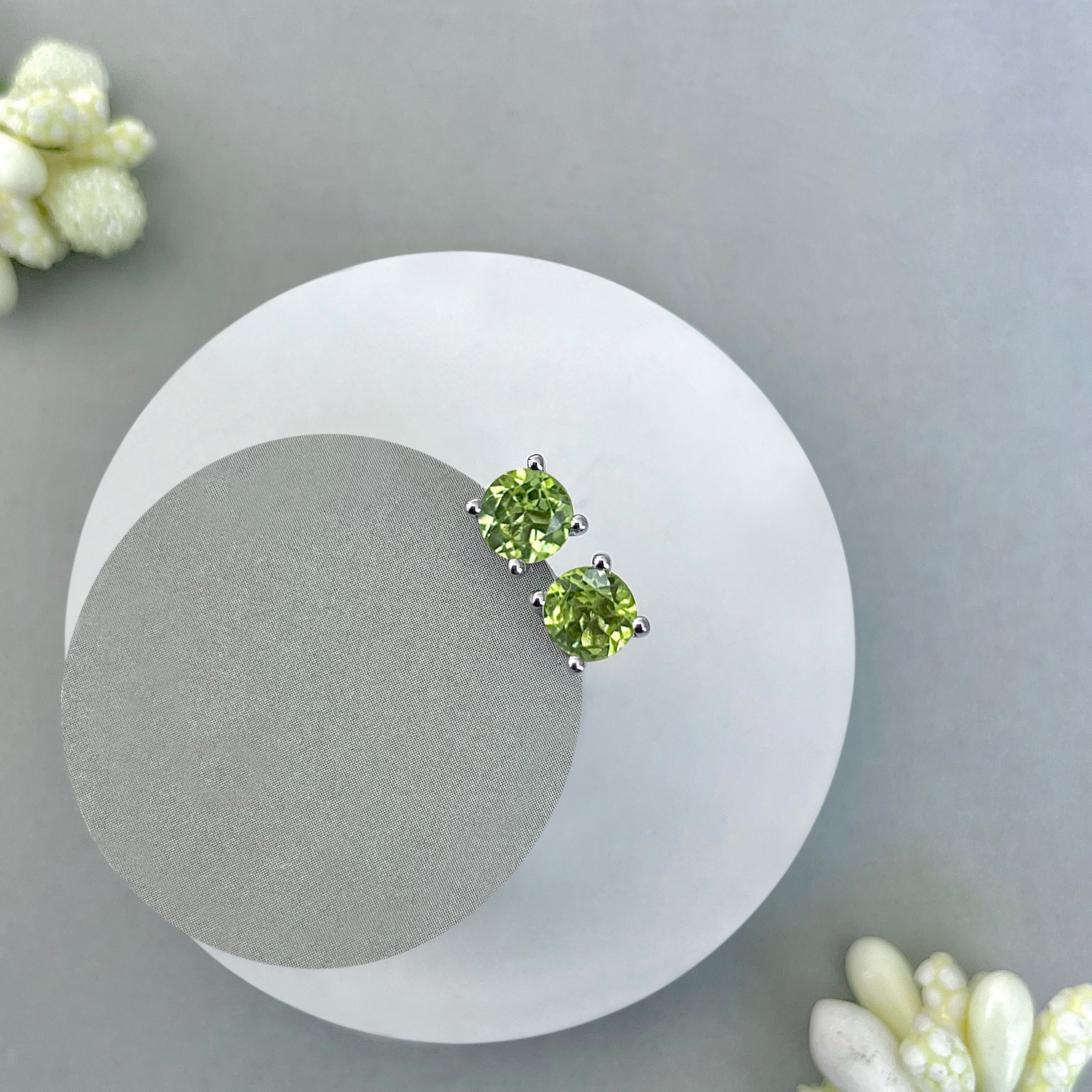 Peridot Stud Earring-(PER-SE-1321.)