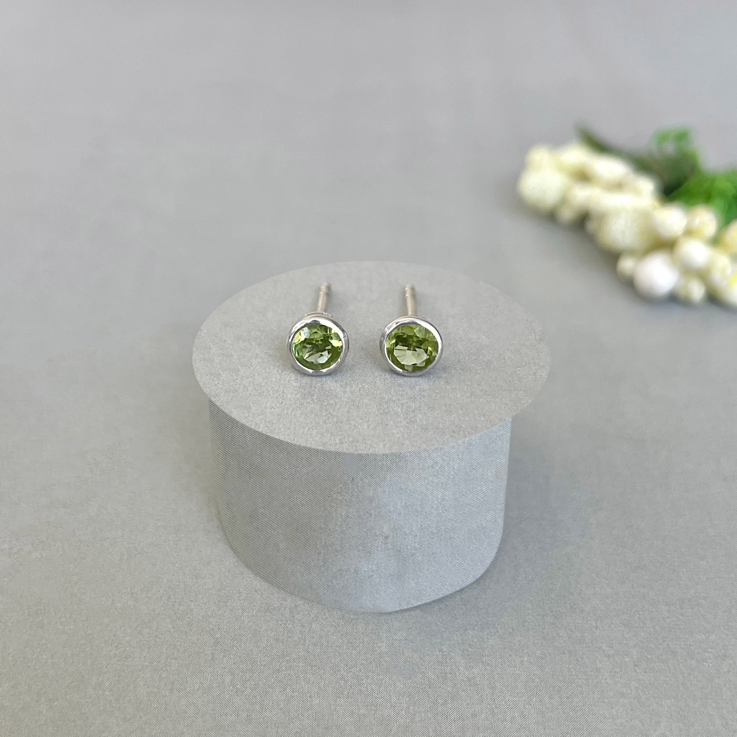 Peridot Stud Earring-(PER-SE-1375.)