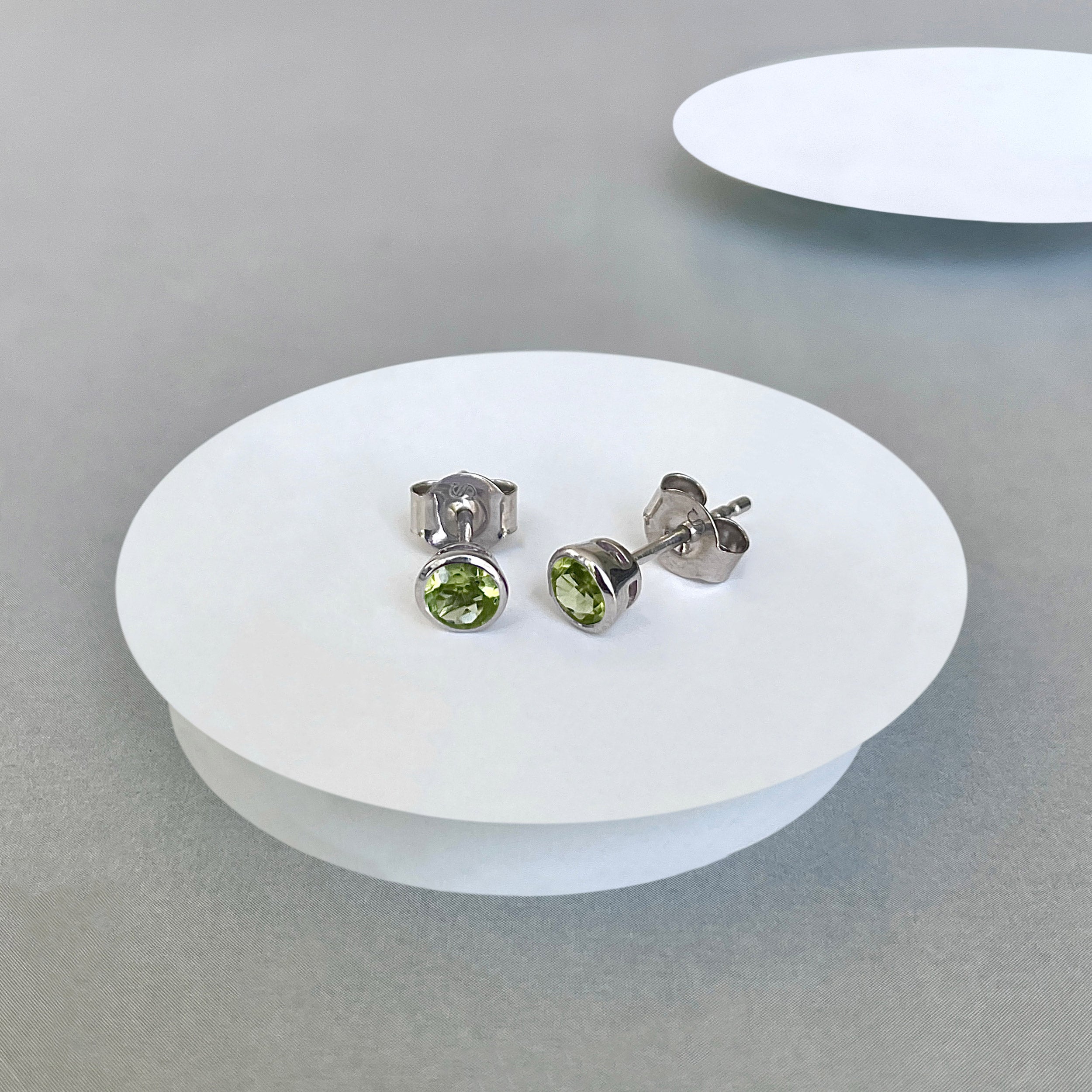 Peridot Stud Earring-(PER-SE-1375.)