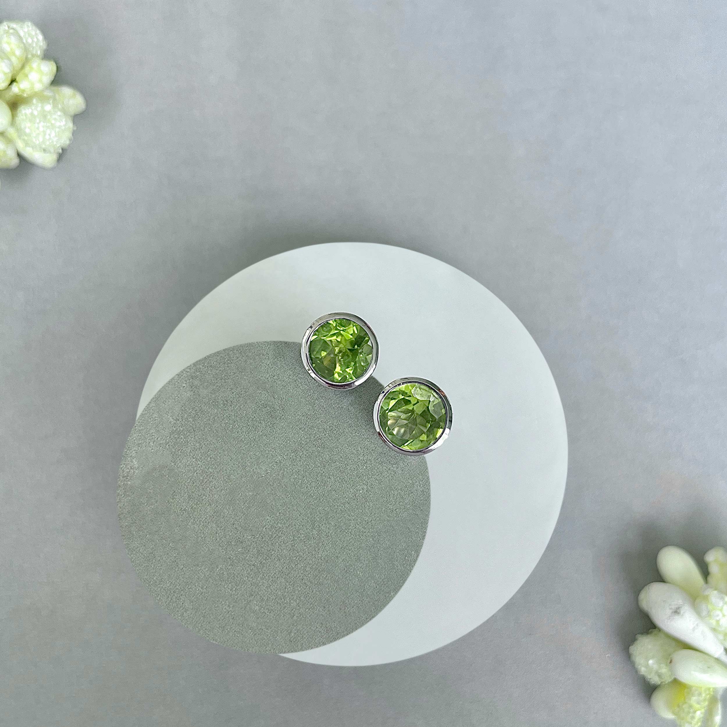 Peridot Stud Earrings-(PER-SE-1426.)