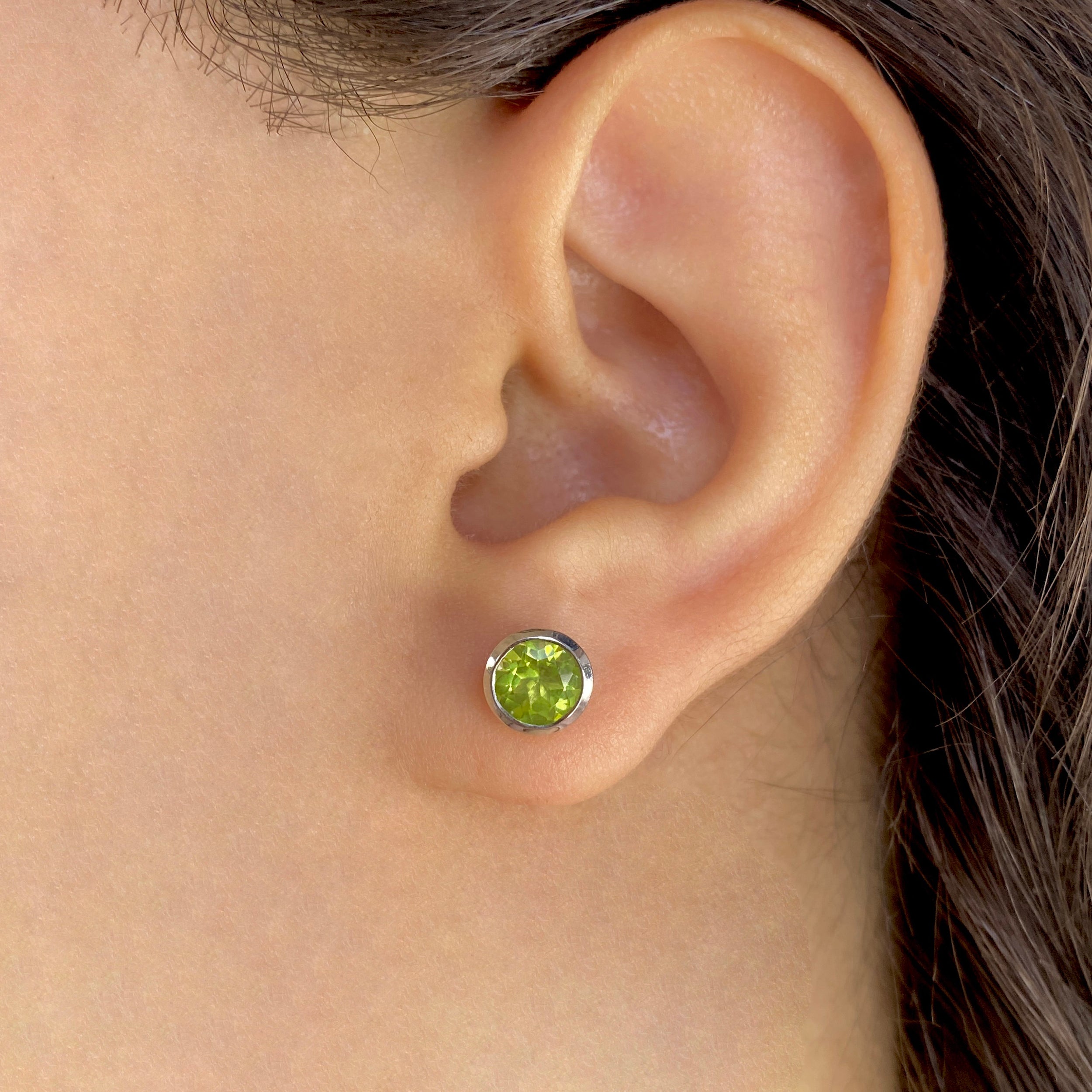 Peridot Stud Earrings-(PER-SE-1426.)
