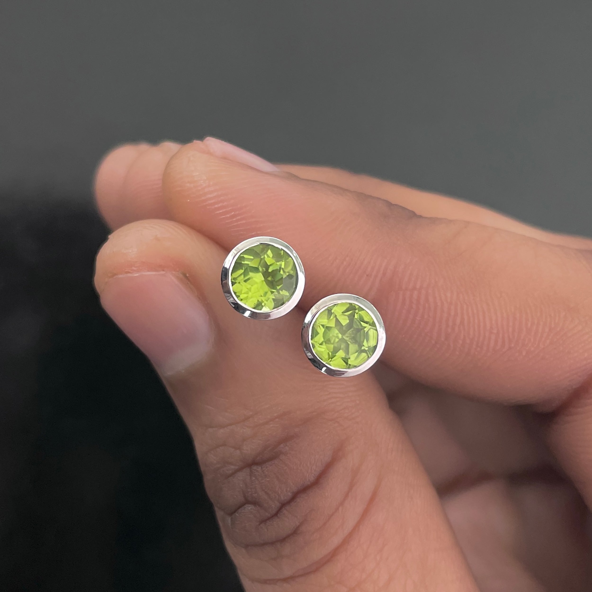 Peridot Stud Earring-(PER-SE-1426.)
