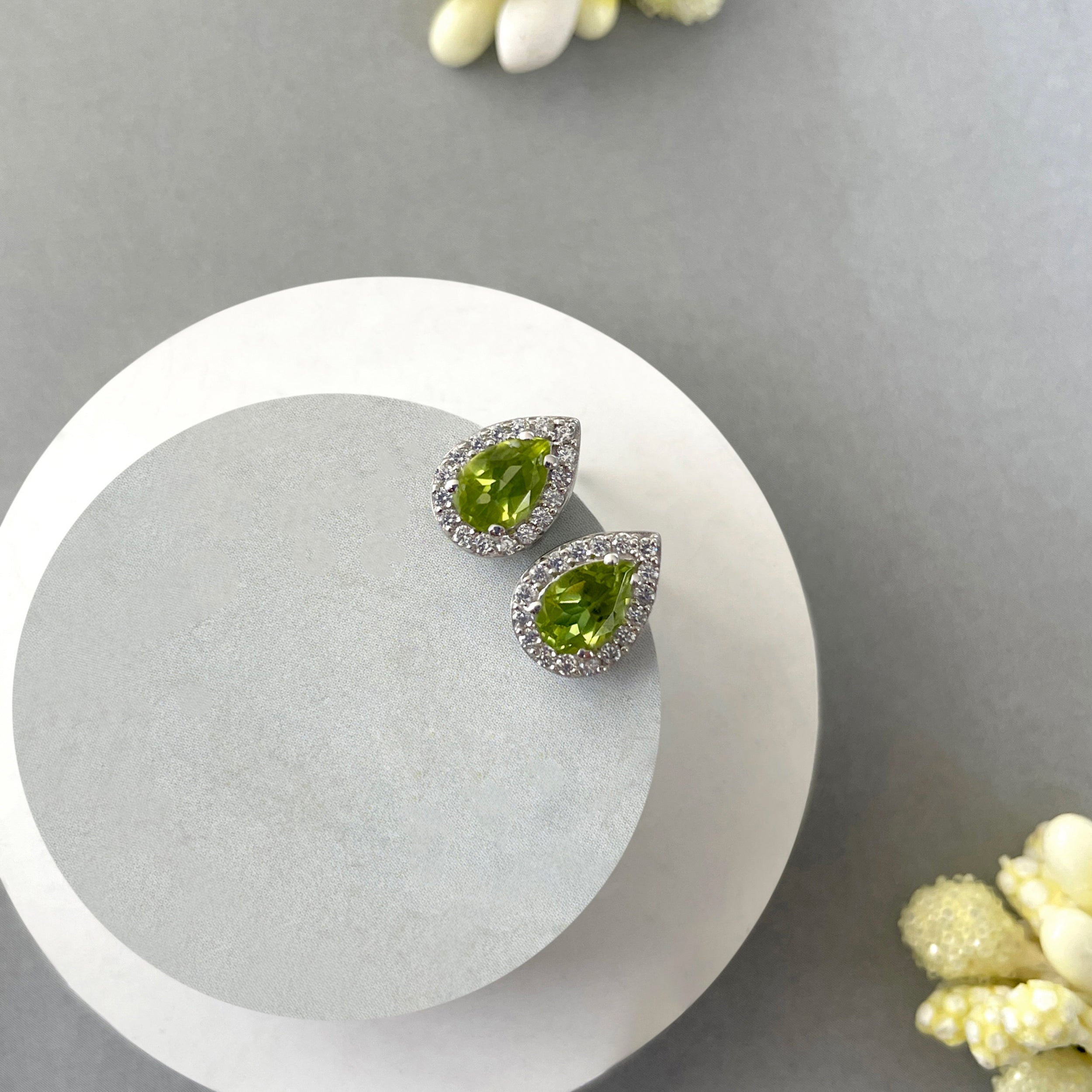 Peridot Stud Earrings-(PER-SE-52W.)