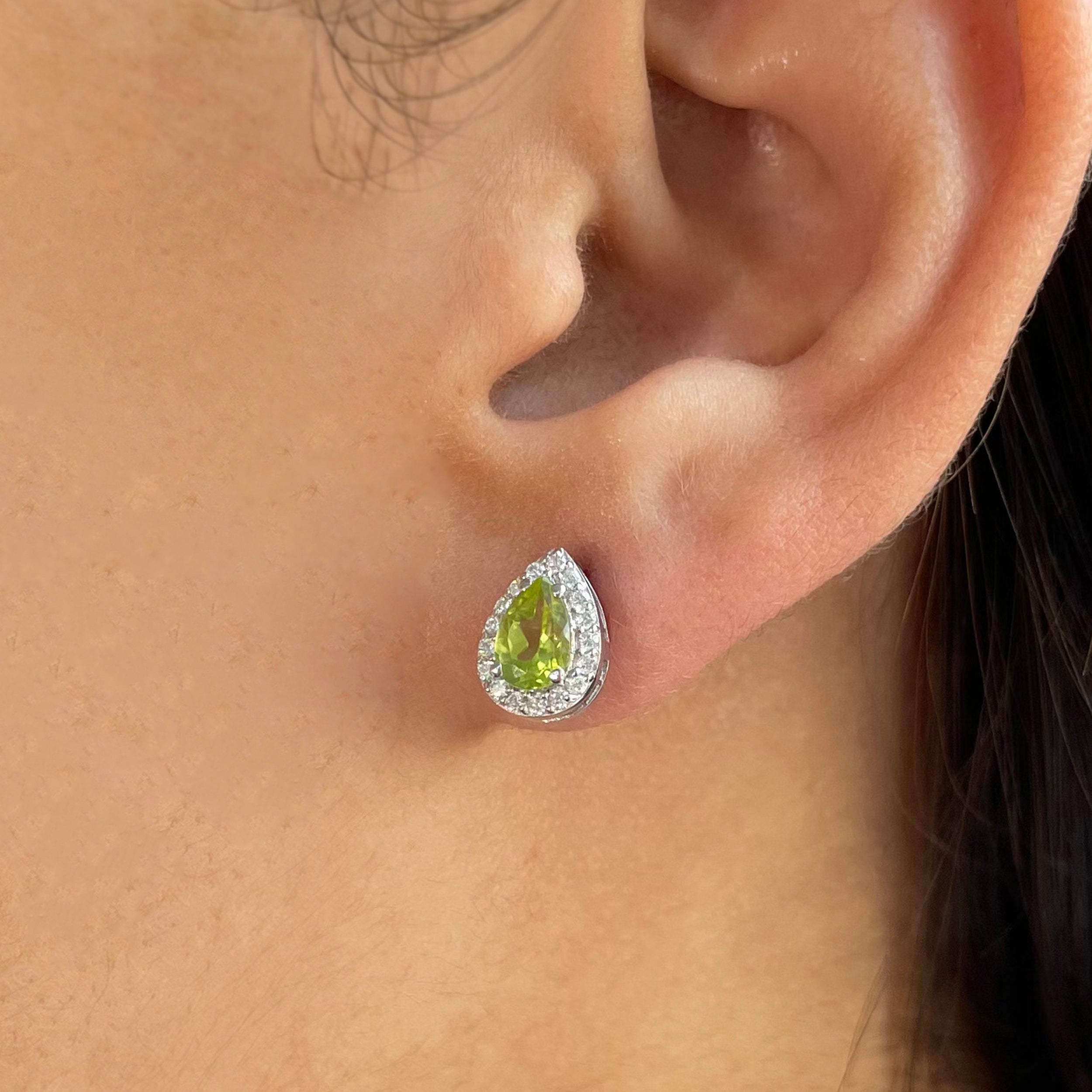 Peridot Stud Earrings-(PER-SE-52W.)
