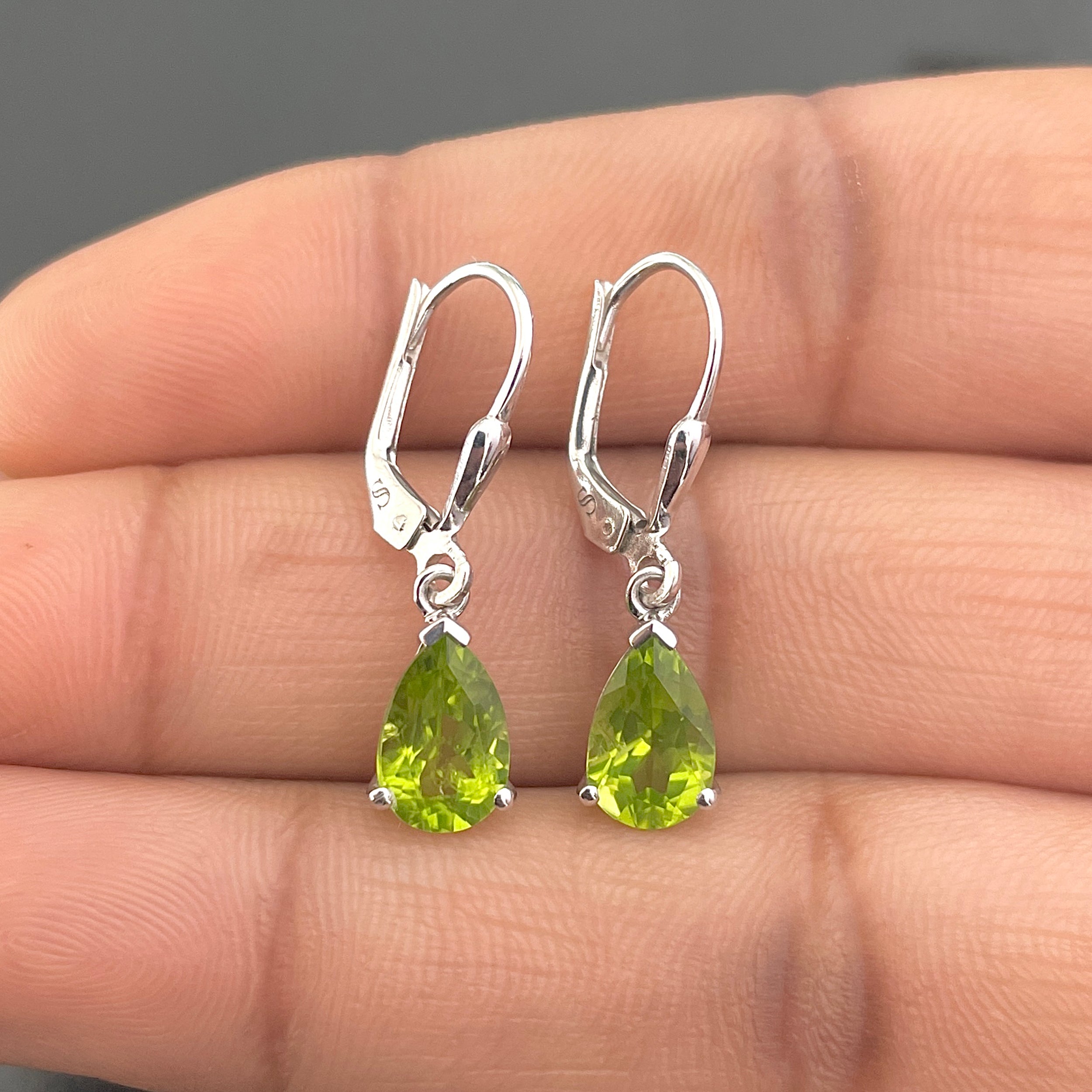 Peridot Leverback Earring-(PER-SE-677.)