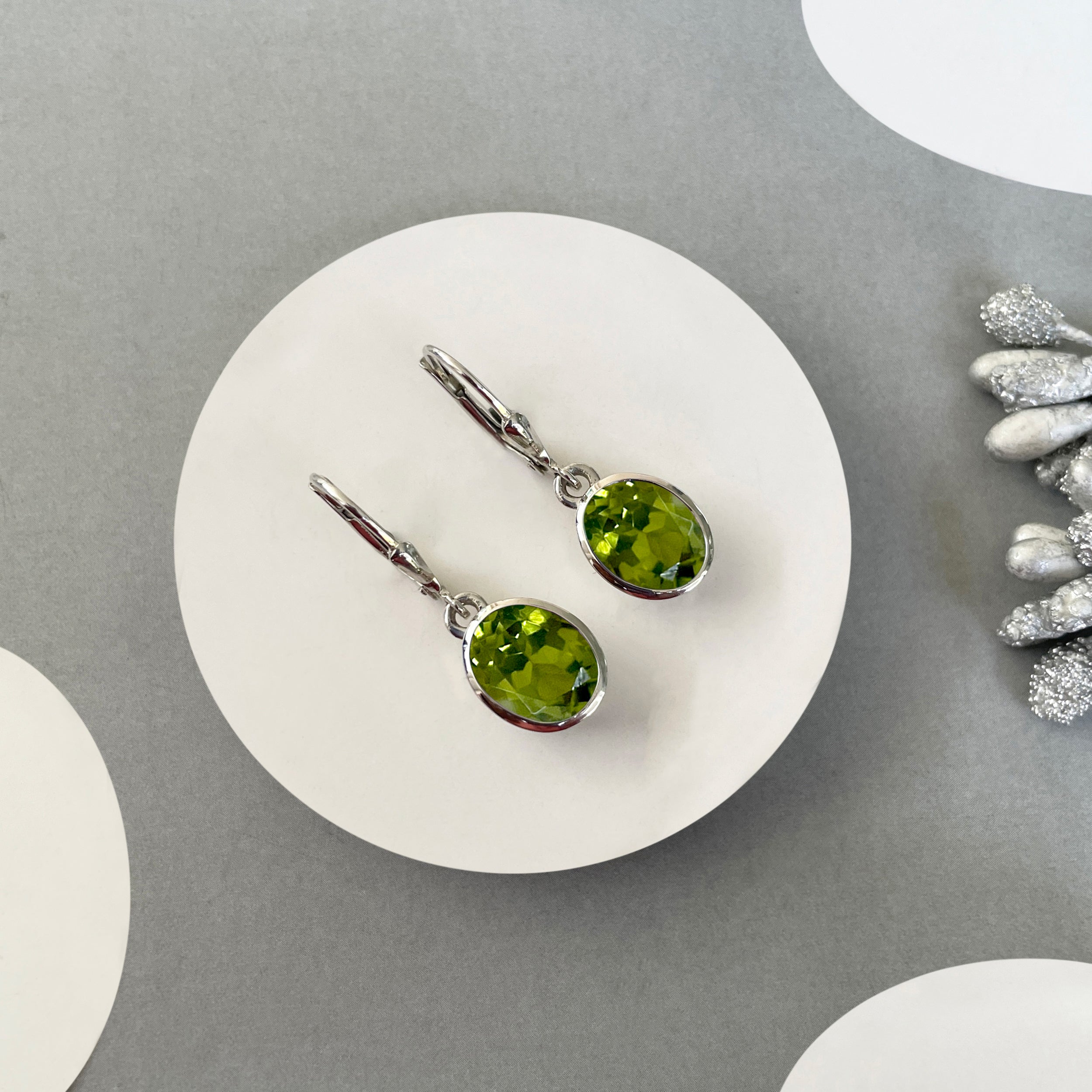 Peridot Leverback Earring-(PER-SE-713.)