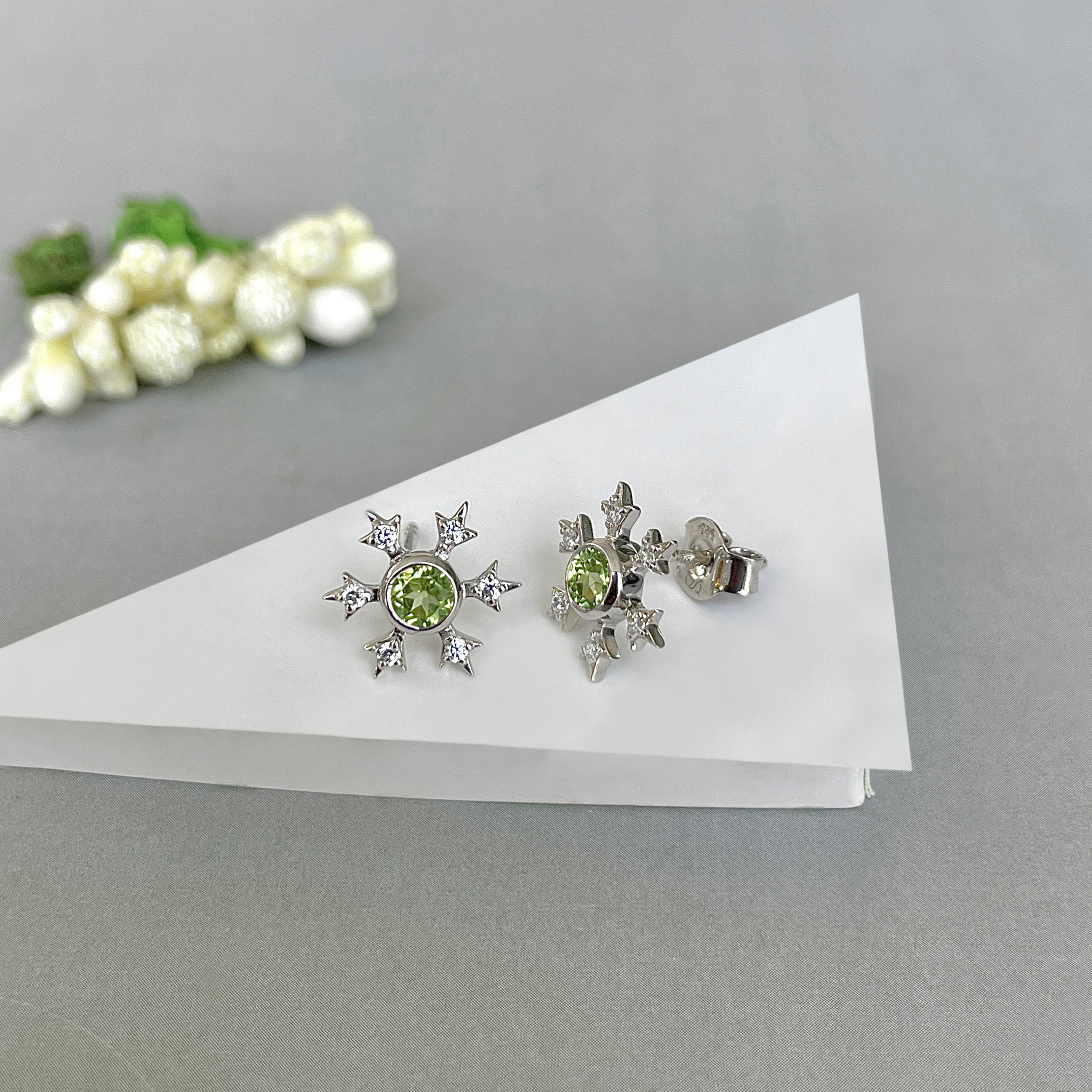 Peridot Stud Earring-(PER-SE-854.)