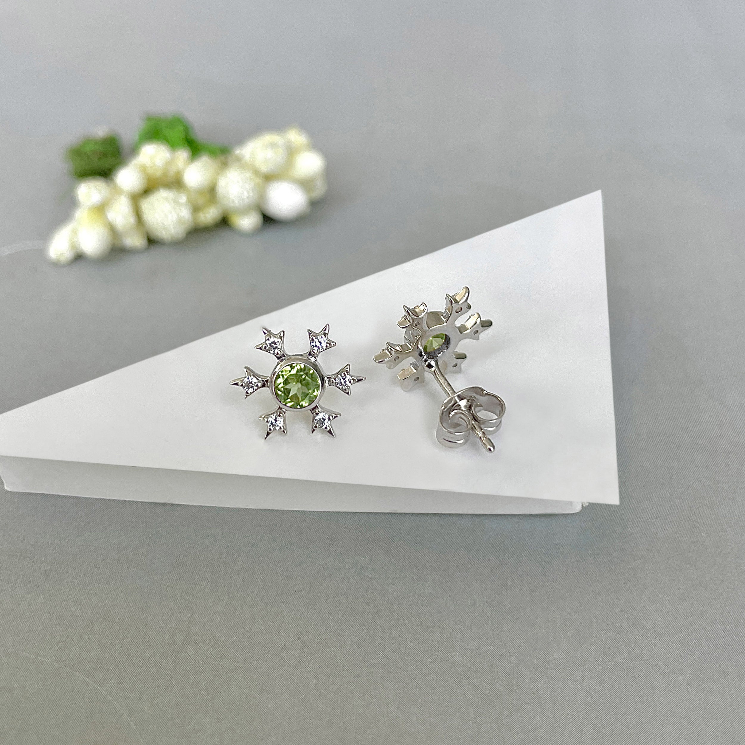 Peridot Stud Earring-(PER-SE-854.)