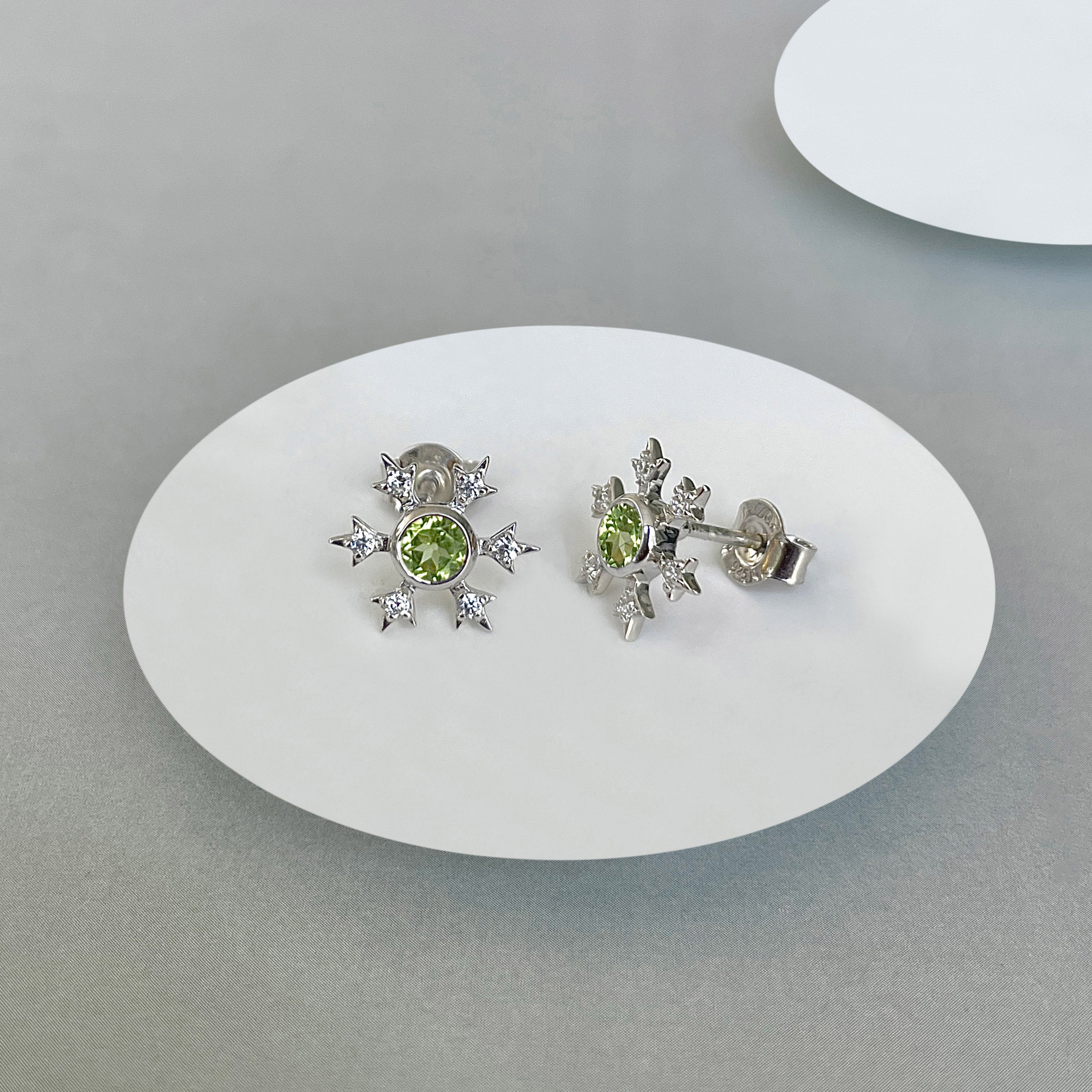 Peridot Stud Earring-(PER-SE-854.)